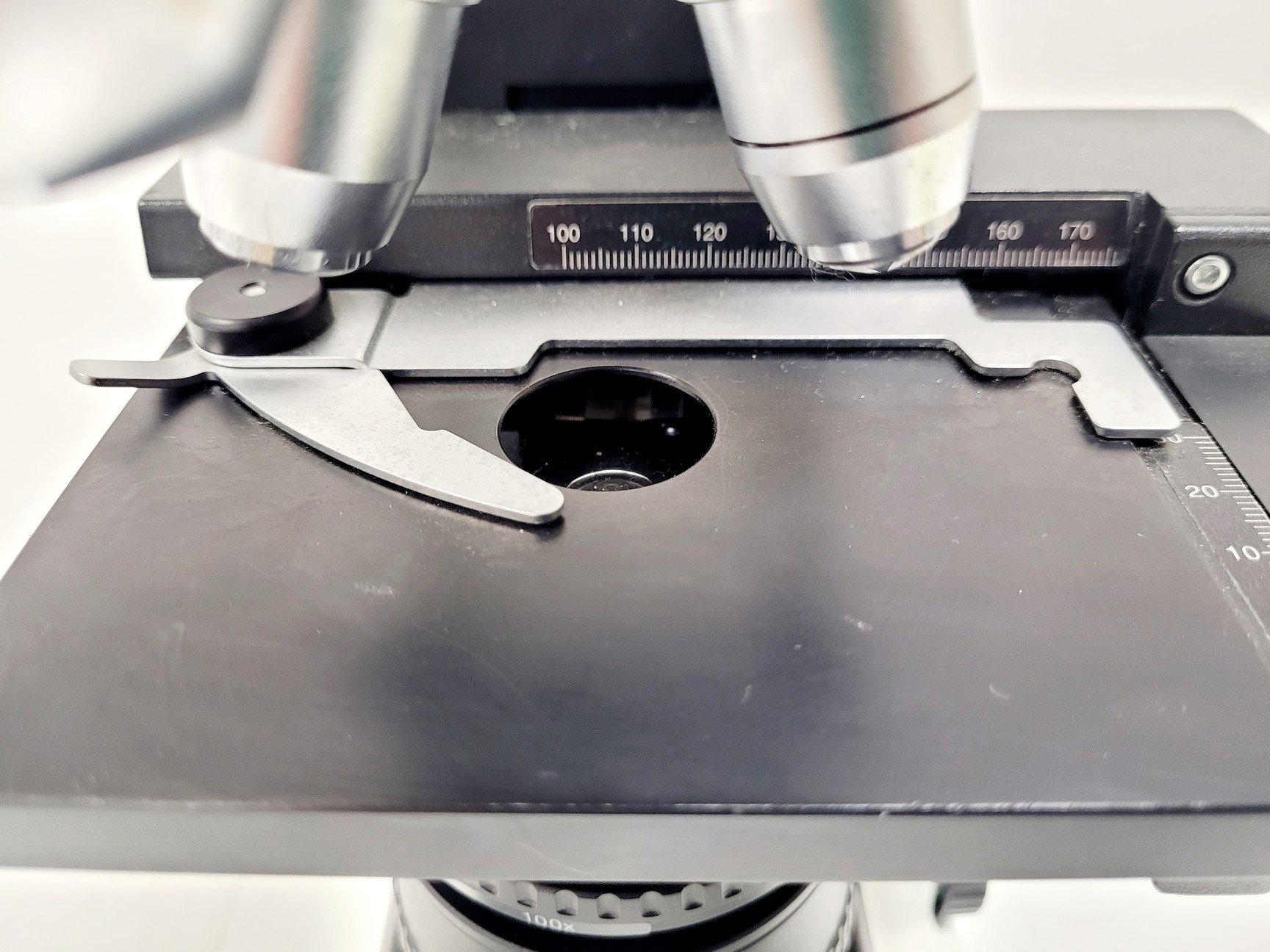 Image of Olympus CX21FS1 Compound Microscope W/ 4x/10x/40x/100x Objectives