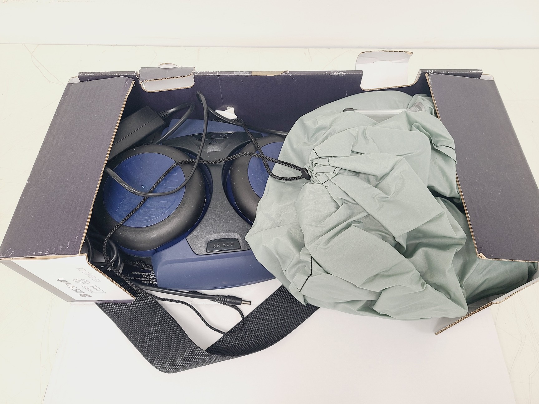 Image of Sundström SR 530 Hood TH3 w/ SR500 Powered Air Unit Respirator System 
