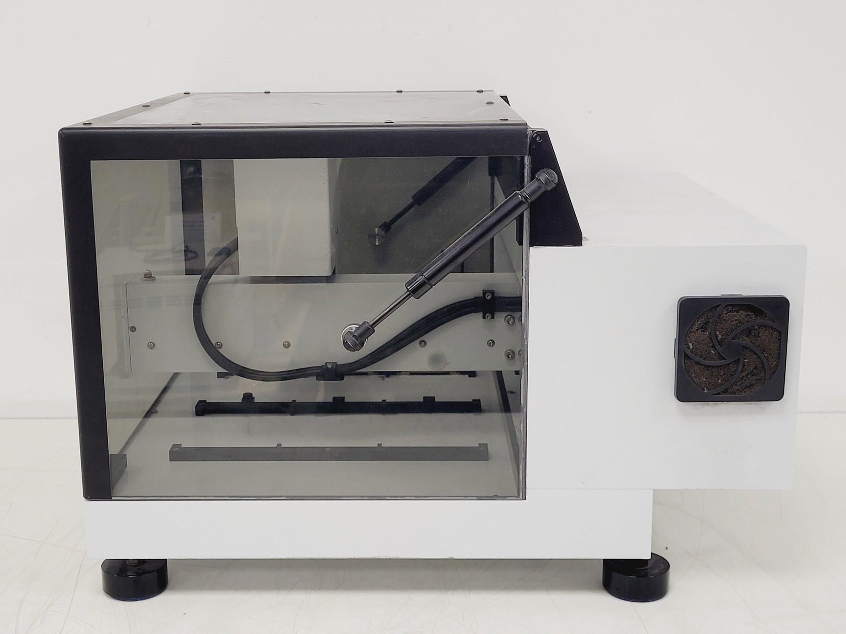 Image of Corbett Robotics CAS1200 Automated PCR system Lab