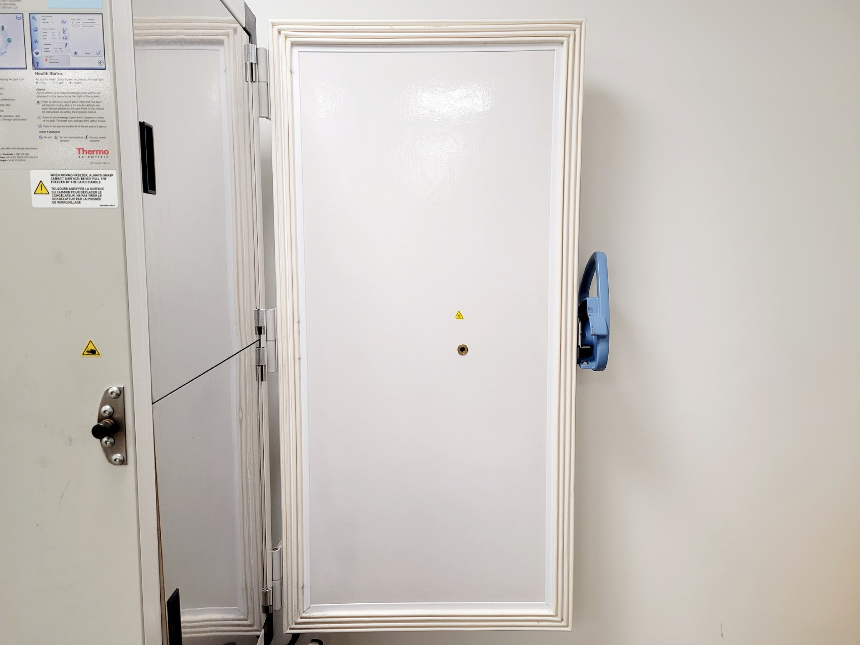 Image of Thermo Scientific TSX Series V Drive TSX400V Ultra Low Freezer Lab