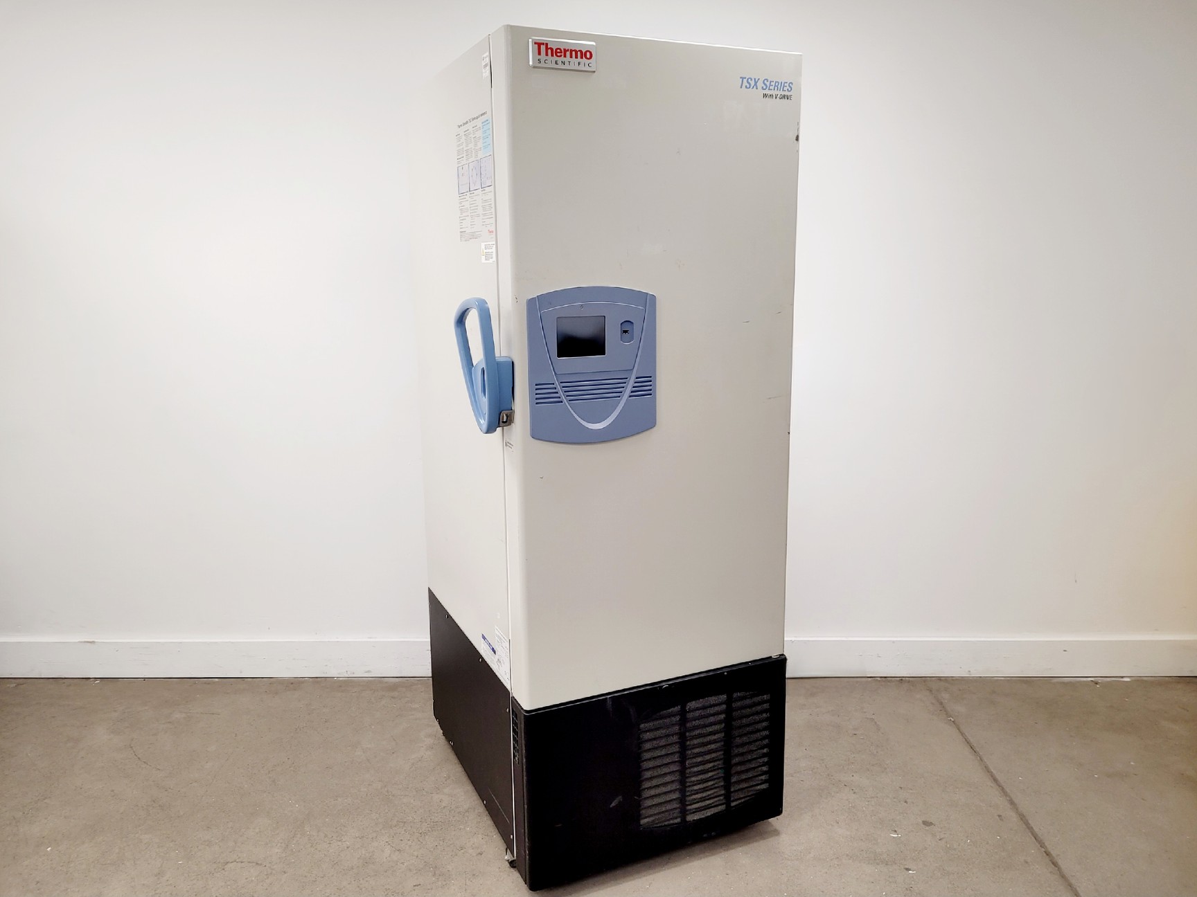 Image of Thermo Scientific TSX Series V Drive TSX400V Ultra Low Freezer Lab