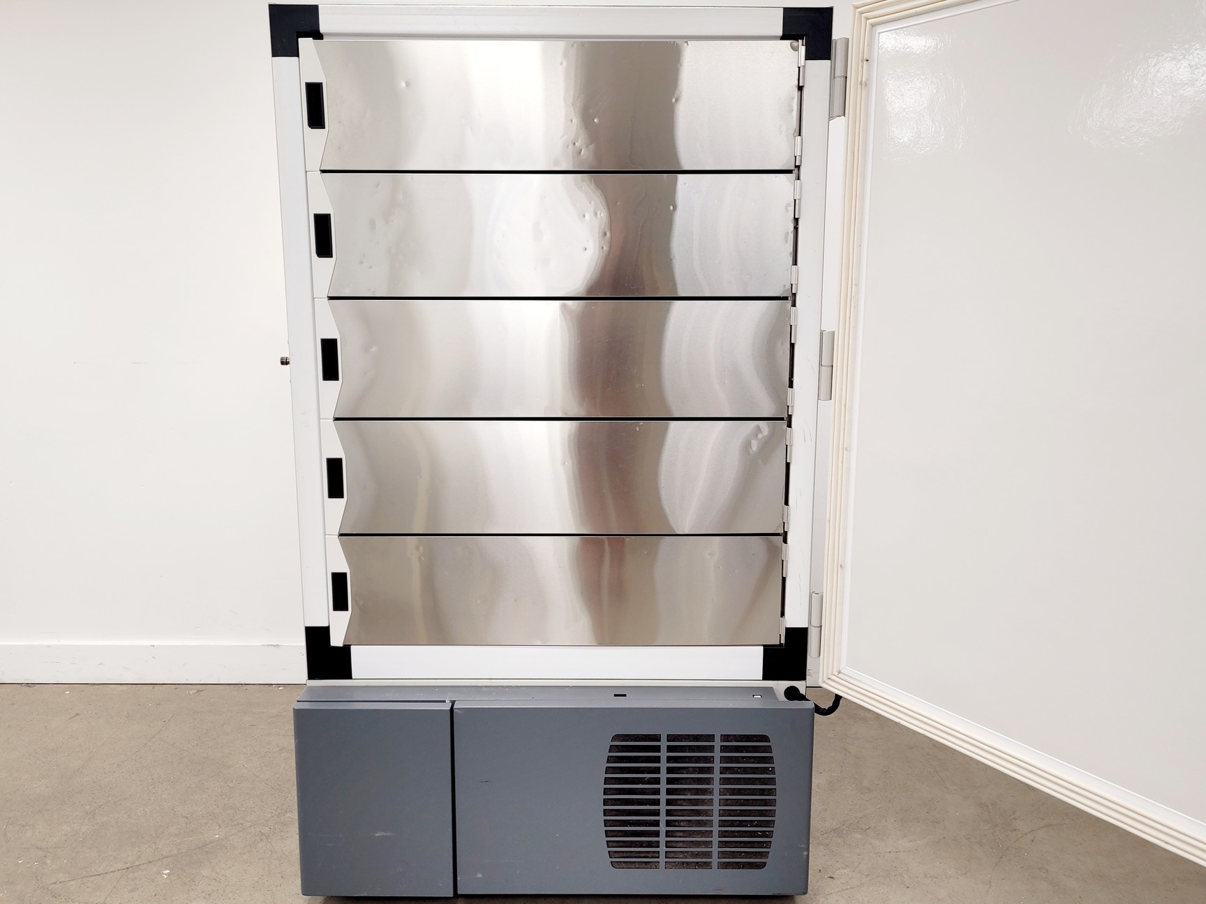 Image of Thermo Scientific Ultra Low Freezer Model UXF70086V63 Ultra Low Freezer