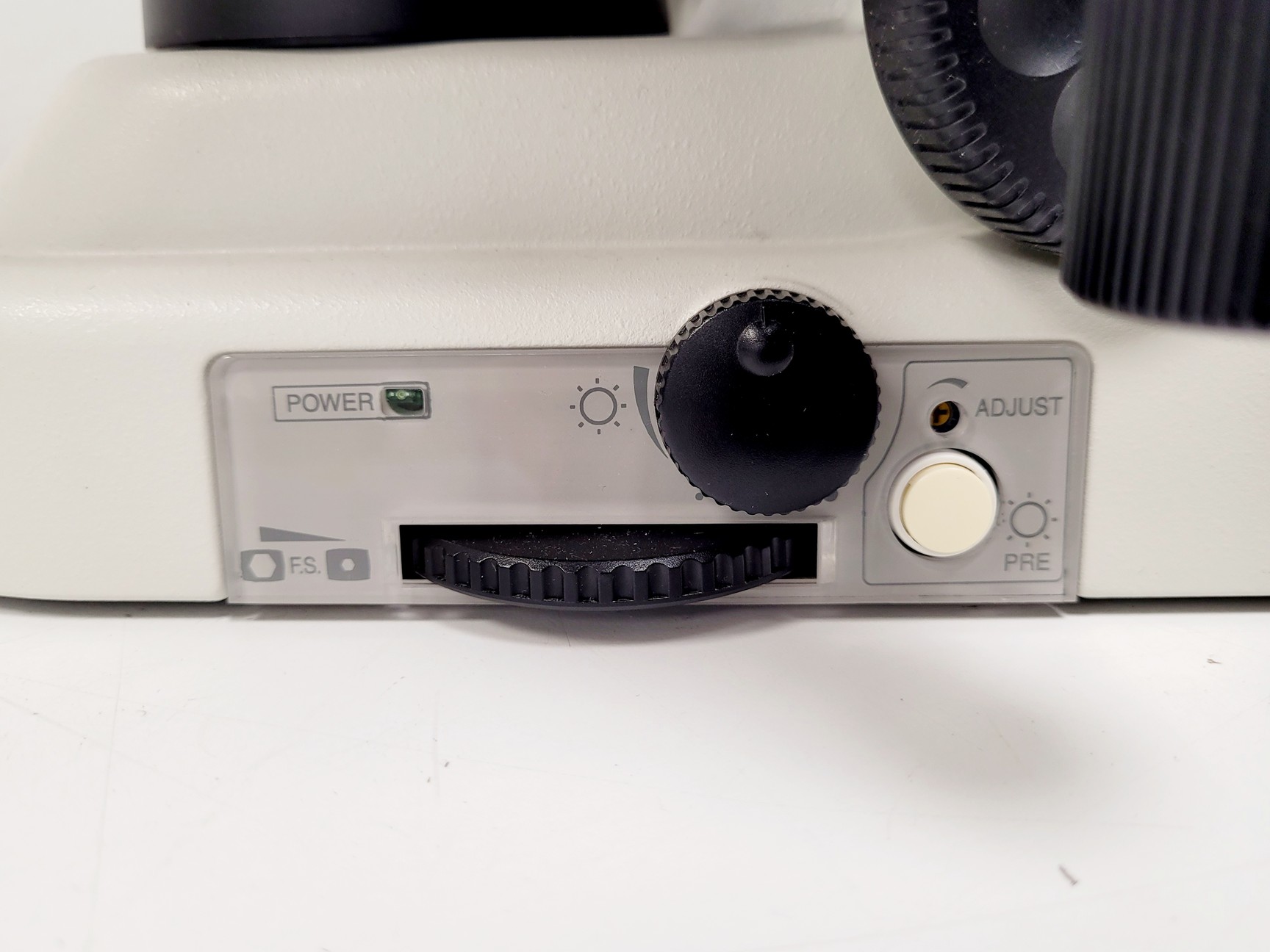Image of Nikon Eclipse 50i Microscope w/ DS-U1 Digital Sight & 5 Objectives Lab