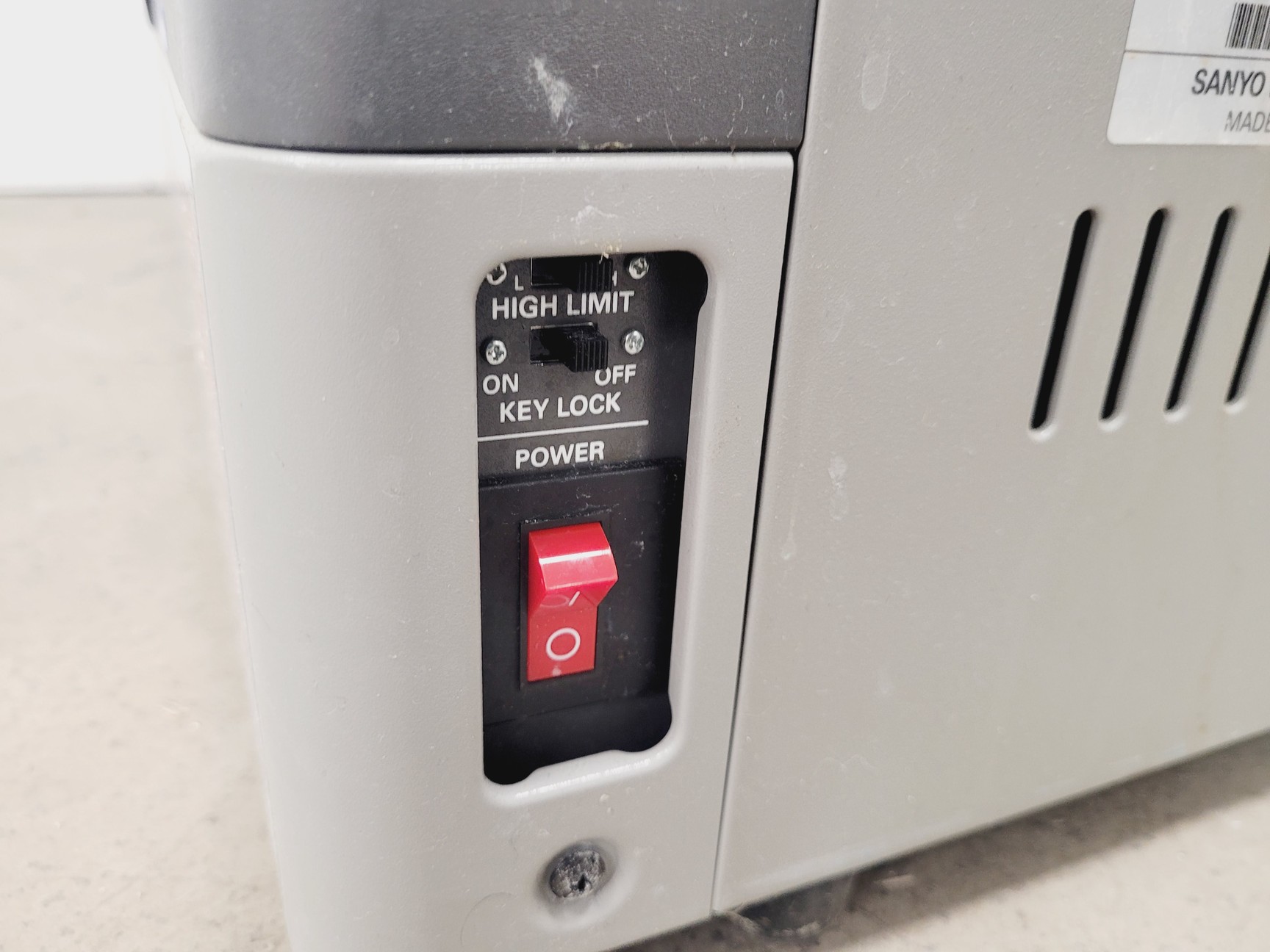 Image of Sanyo MOV-212F Convection Oven Lab