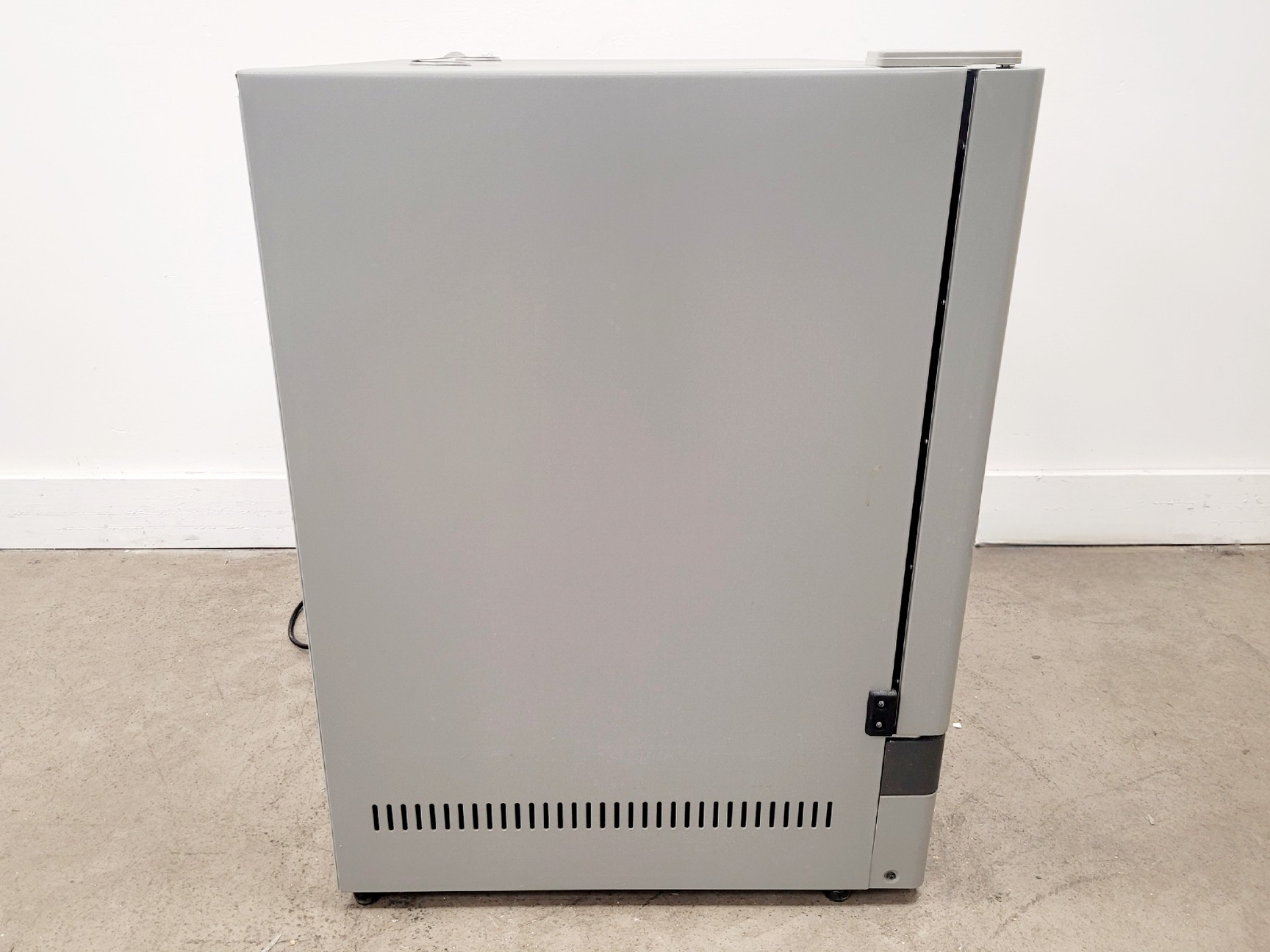Image of Sanyo MOV-212F Convection Oven Lab