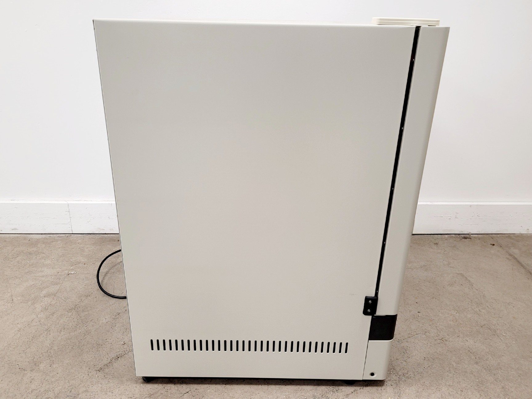 Image of Sanyo MIR-262 Incubator Lab