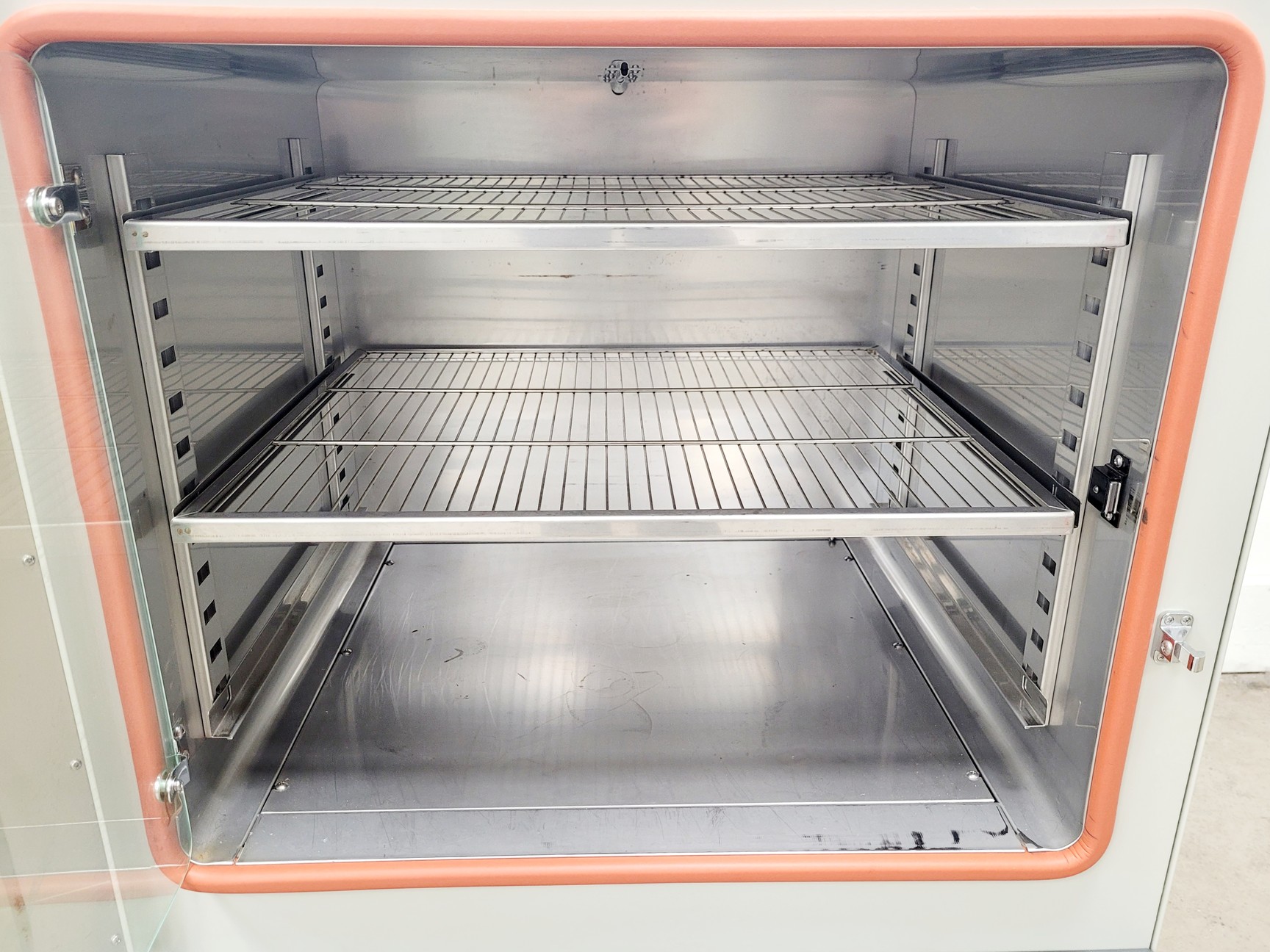 Image of Sanyo MIR-262 Incubator Lab
