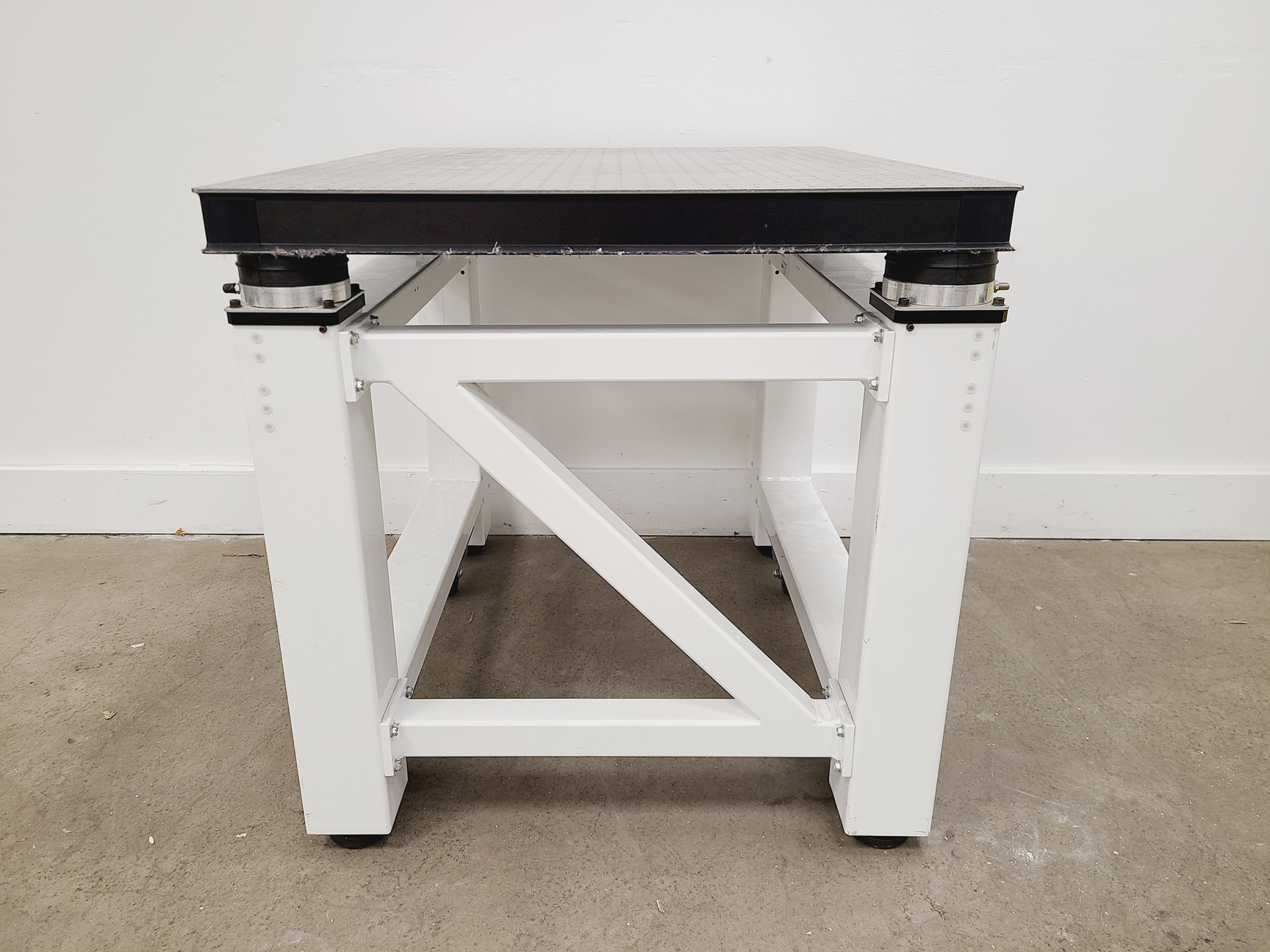 Image of Newport SG Breadboard Anti-Vibration Isolation Table 90 x 75cm