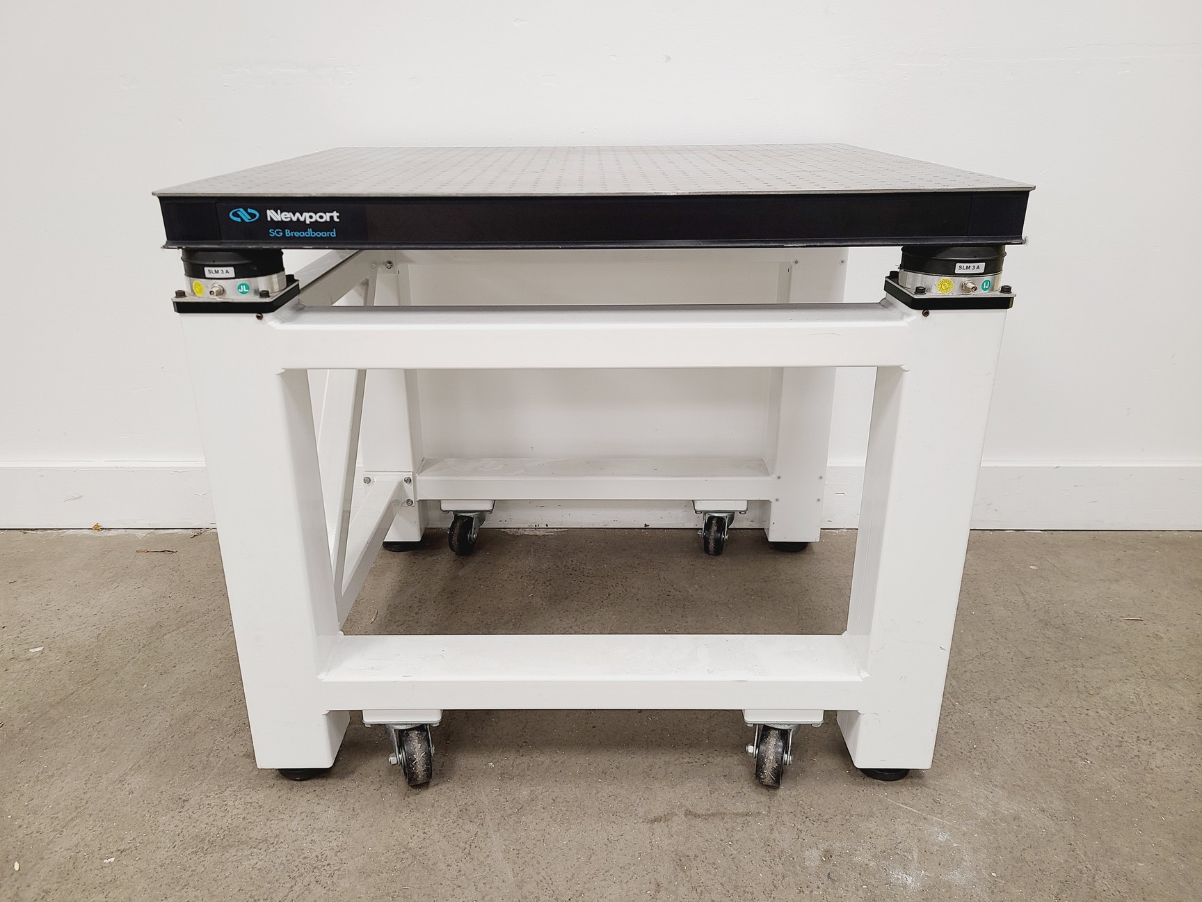 Image of Newport SG Breadboard Anti-Vibration Isolation Table 90 x 75cm