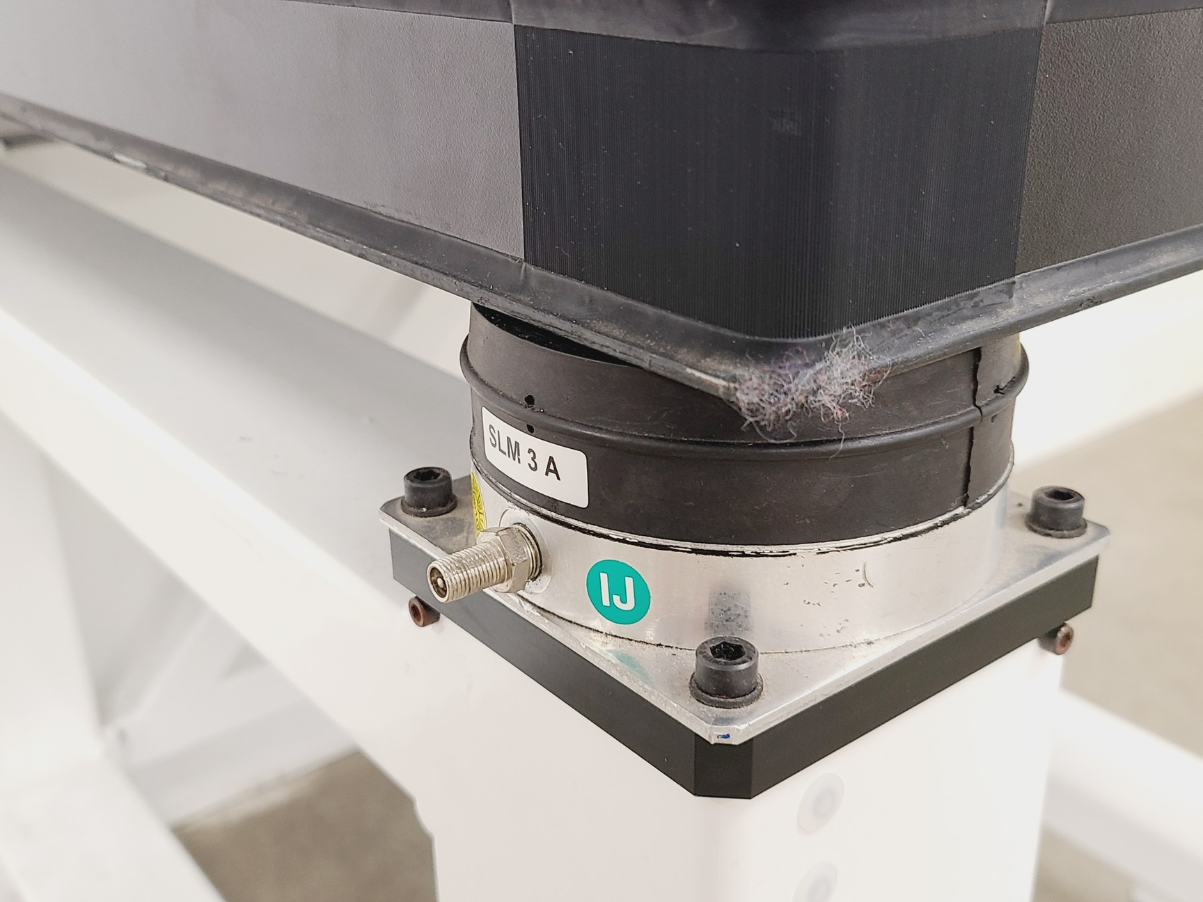 Image of Newport SG Breadboard Anti-Vibration Isolation Table 90 x 75cm