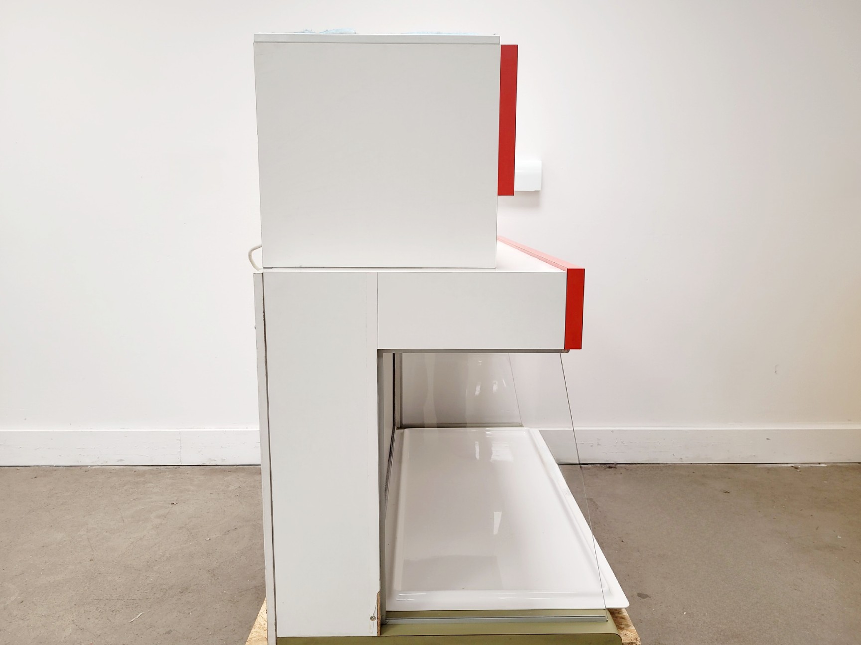 Image of M.D.H Microflow Laminar Flow Workstation Fume Hood Lab