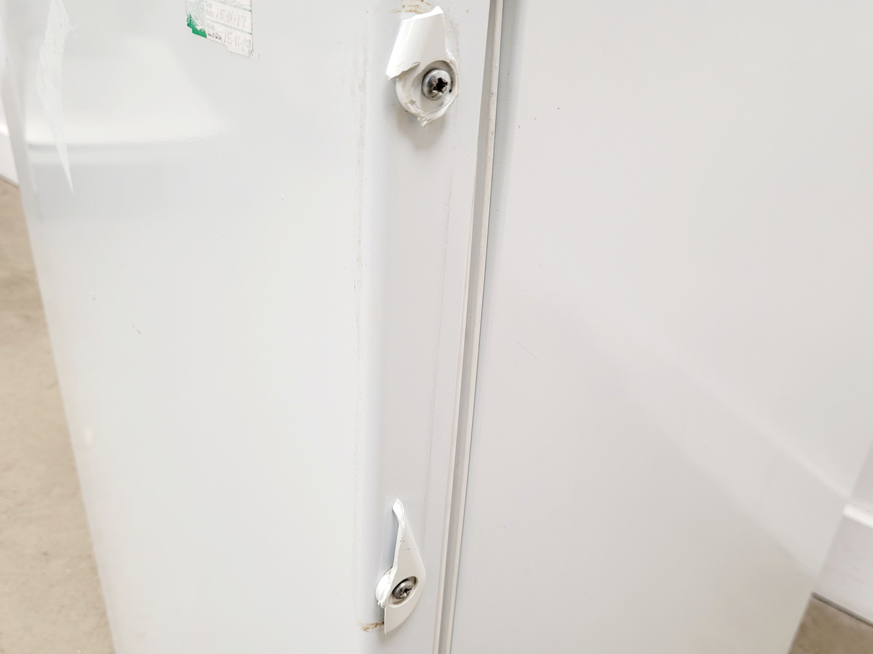 Image of Lec Fridge EL551AW Lab
