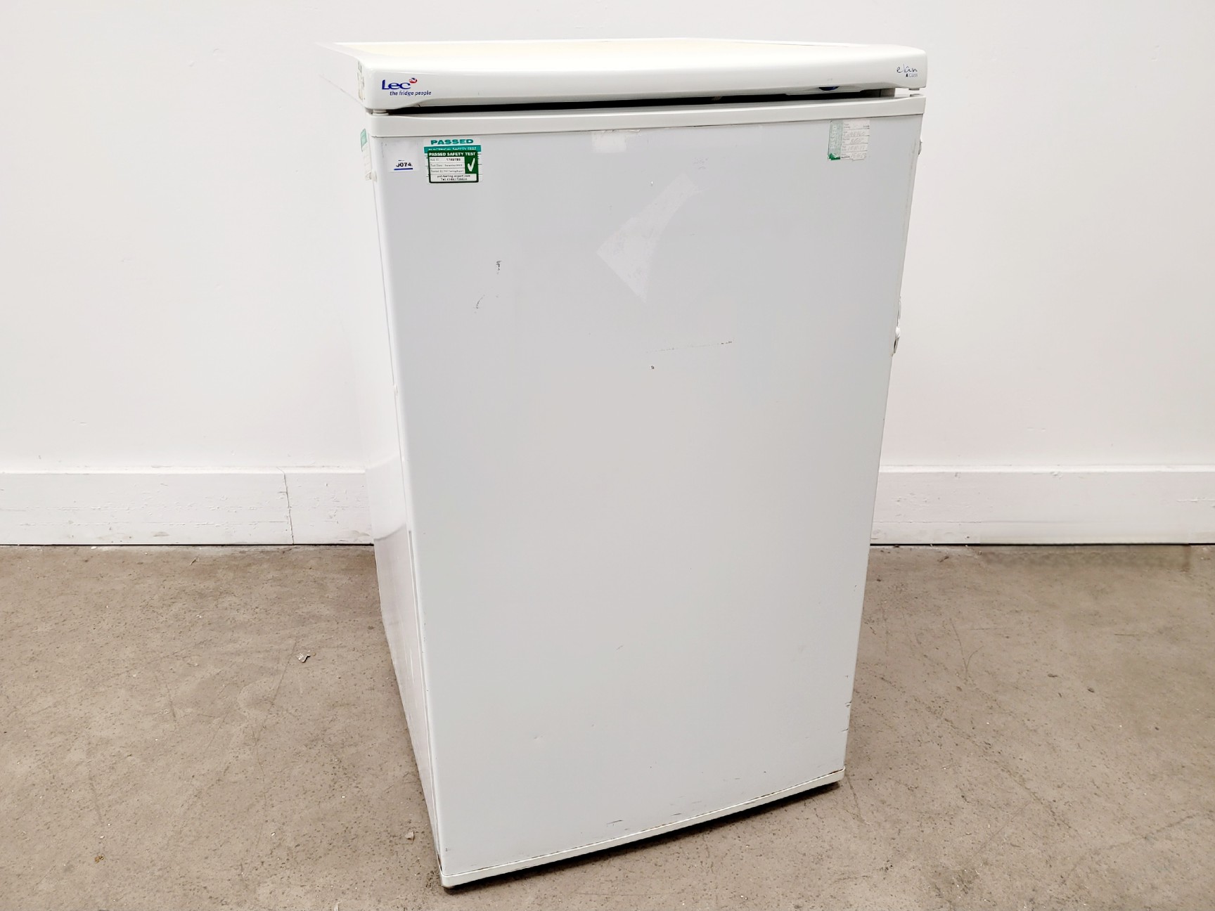 Image of Lec Fridge EL551AW Lab
