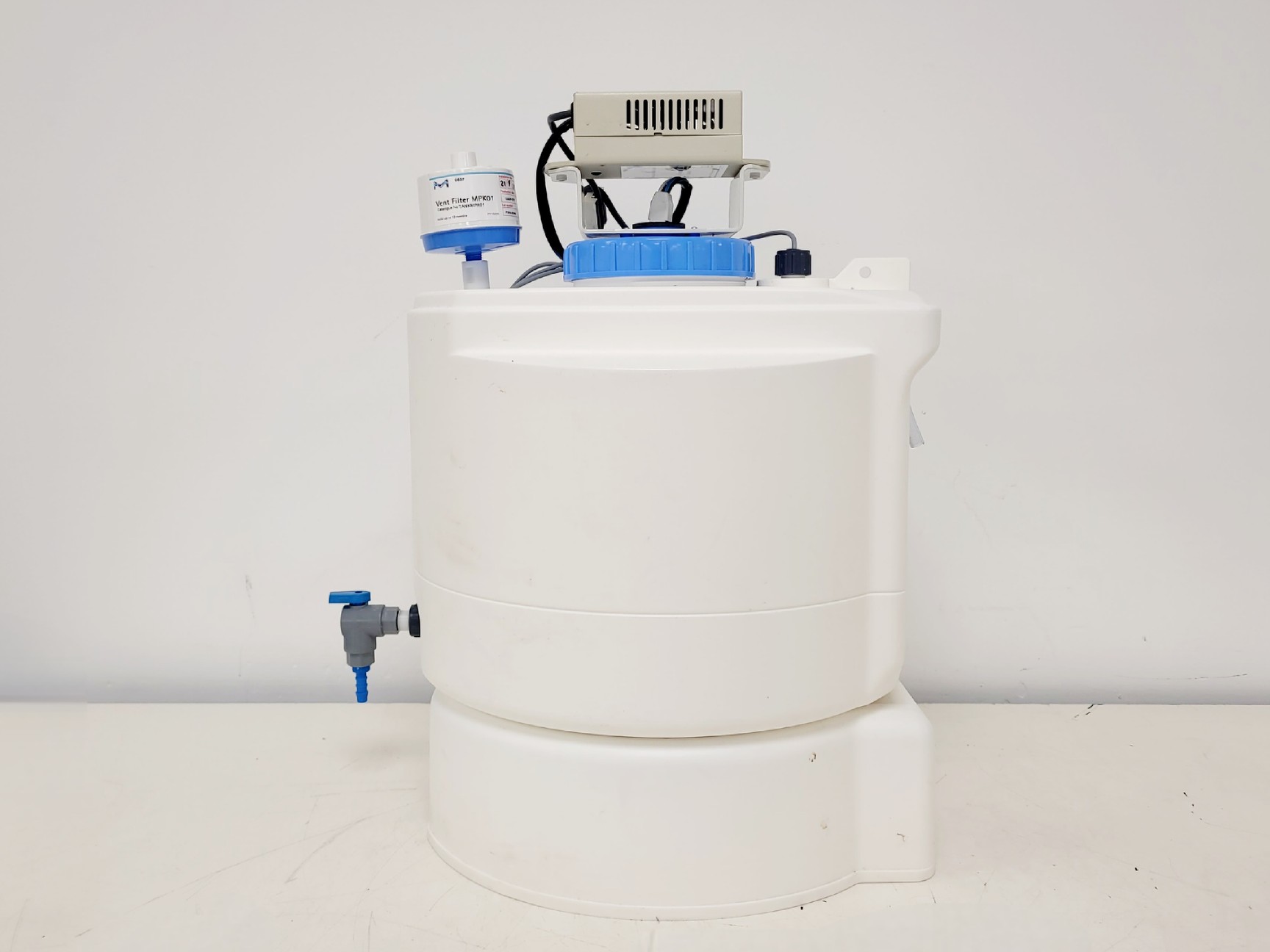 Image of Elix Advantage 5 Water Purification System w/Millipore BI030 Tank & E-POD 