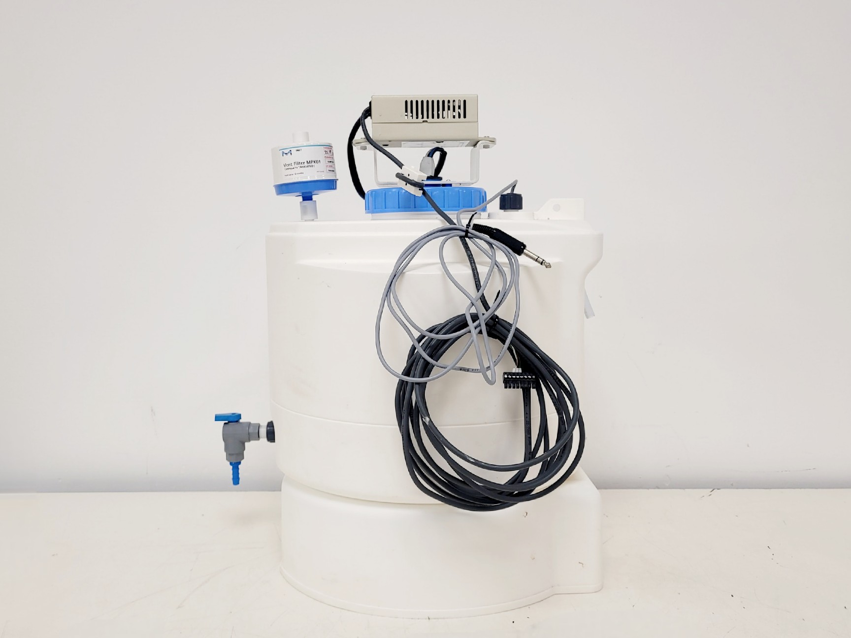 Image of Elix Advantage 5 Water Purification System w/Millipore BI030 Tank & E-POD 