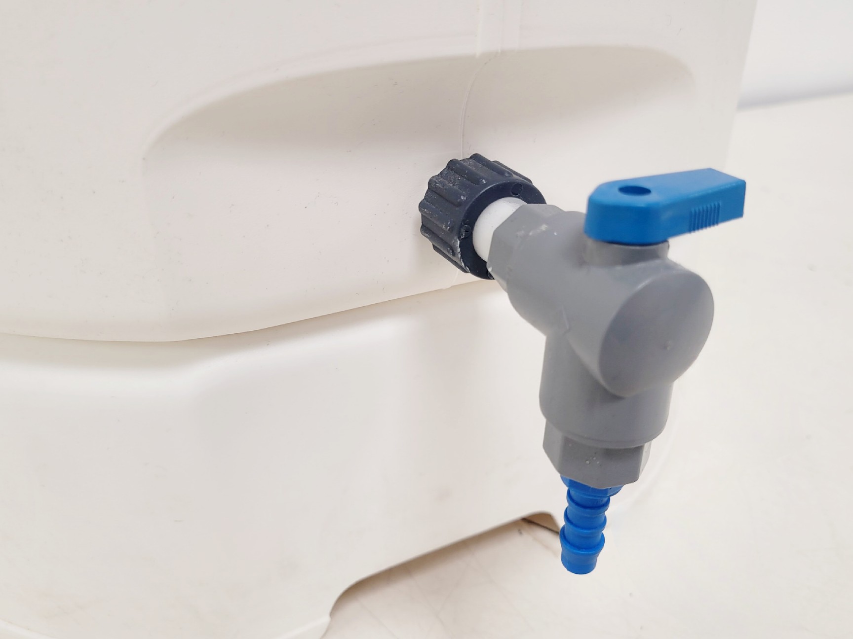 Image of Elix Advantage 5 Water Purification System w/Millipore BI030 Tank & E-POD 