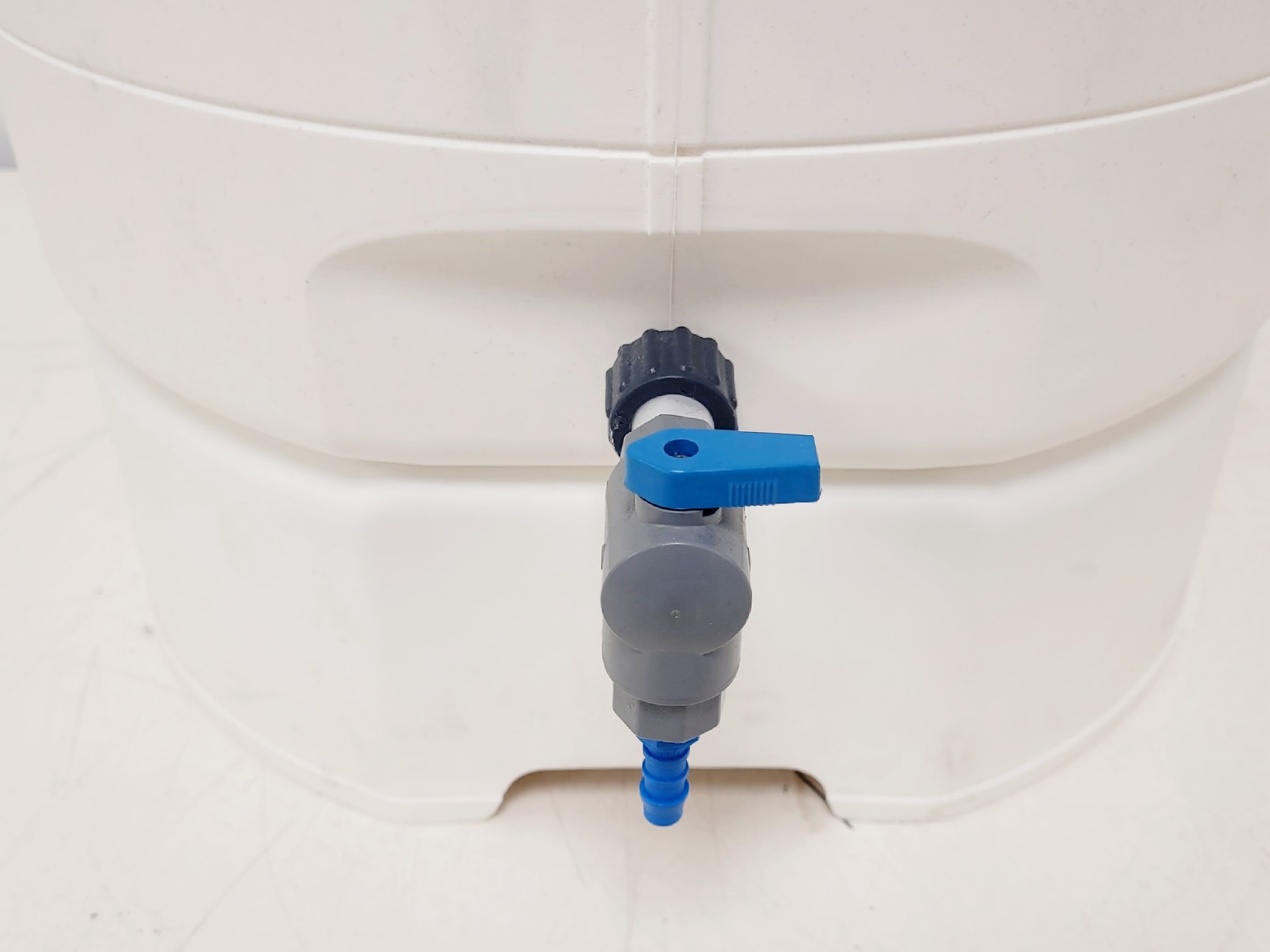 Image of Elix Advantage 5 Water Purification System w/Millipore BI030 Tank & E-POD 