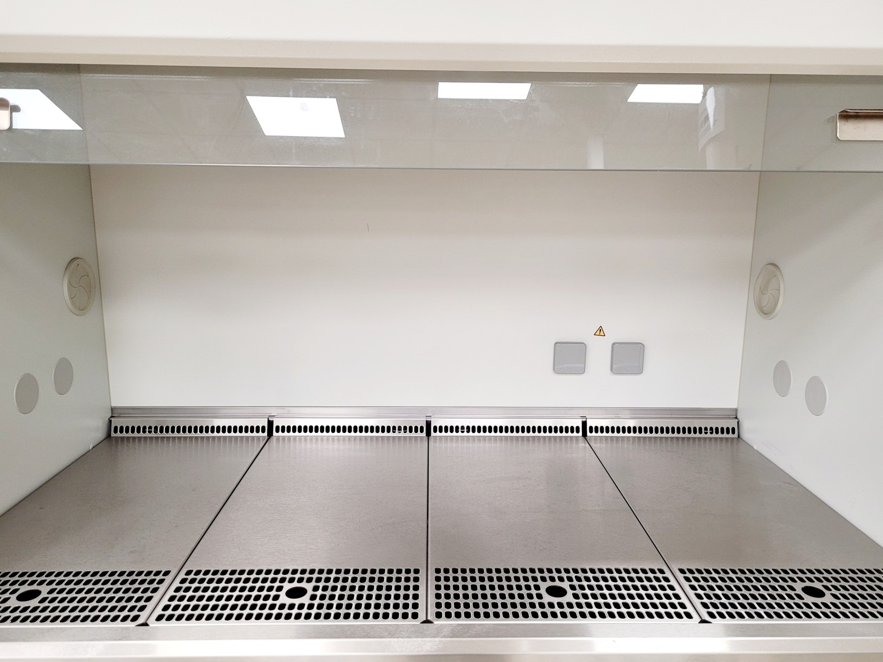 Image of Thermo Scientific MSC Advantage 1.2 Class 2 Microbiological Safety Cabinet Lab