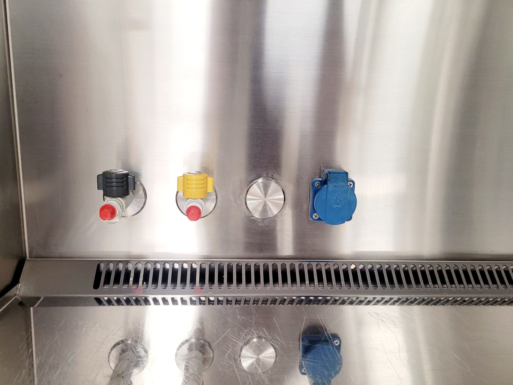 Image of Clean Air Techniek B.V Clean Air EuroFlow EF4 Class II Biological Safety Cabinet