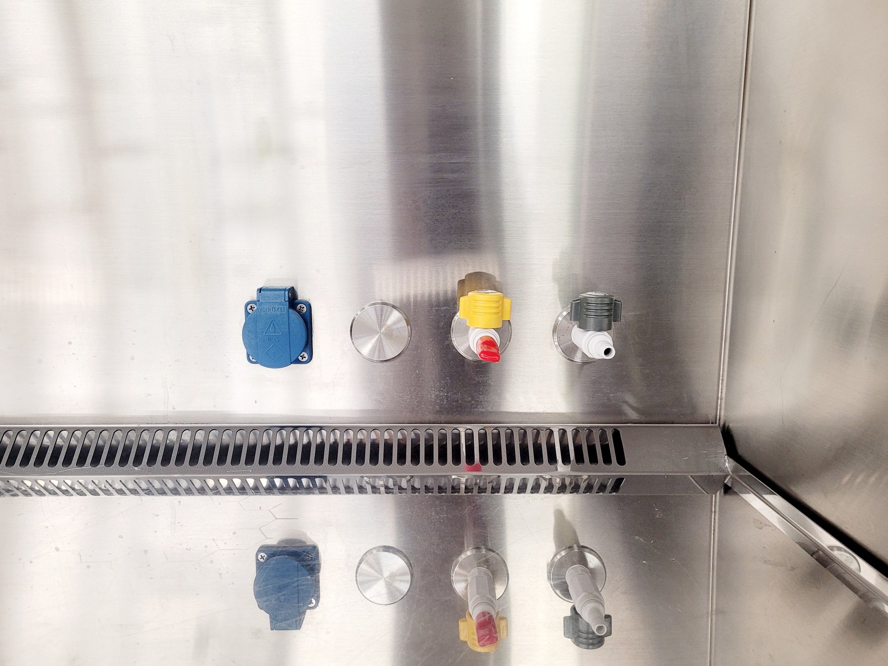 Image of Clean Air Techniek B.V Clean Air EuroFlow EF4 Class II Biological Safety Cabinet