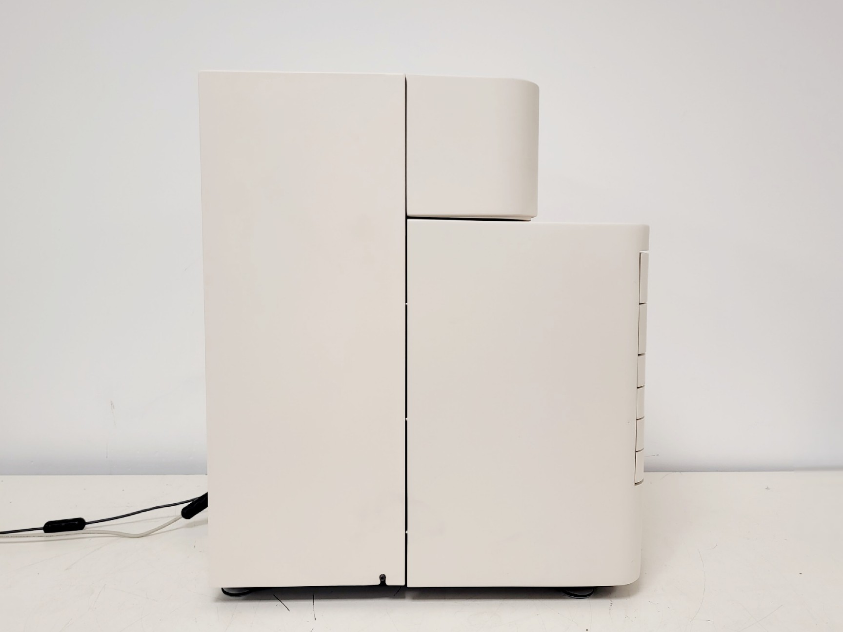Image of Agilent 5300 Fragment Analyzer (2021) w/ HP Z2 SFF G4 Workstation