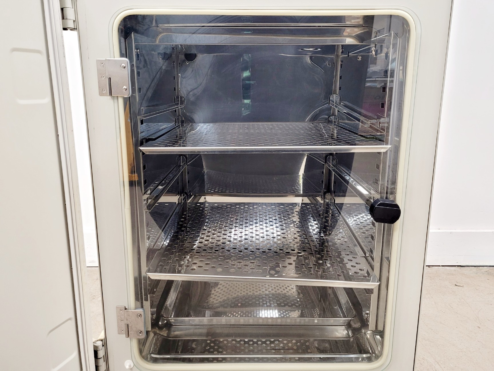 Image of Sanyo MCO-17AIC CO2 Incubator Lab
