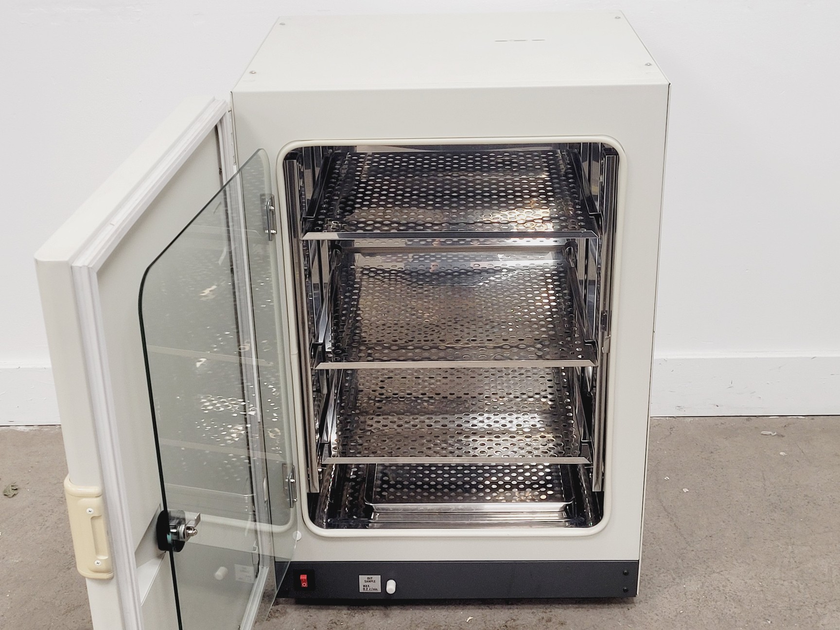 Image of Sanyo MCO-15AC CO2 Incubator Lab