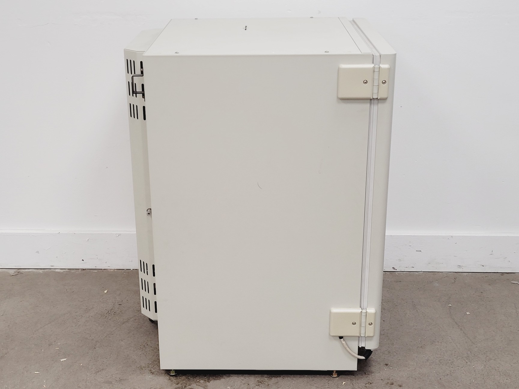 Image of Sanyo MCO-15AC CO2 Incubator Lab