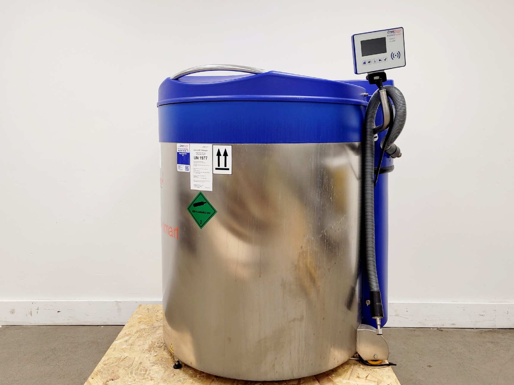 Image of Cryotherm Biosafe MD-Smart Chronos 420 Cryogenic Storage Container