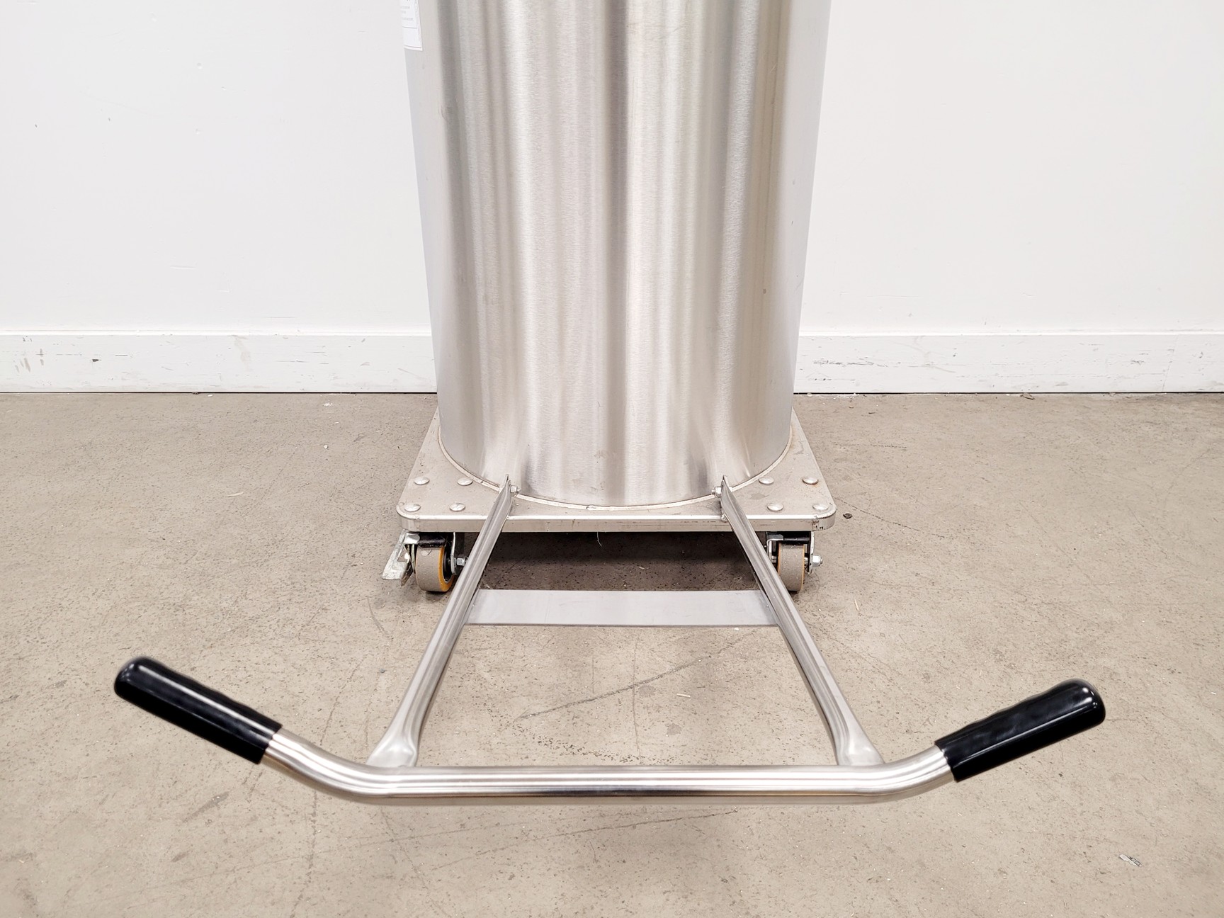 Image of Statebourne Cryostor 240 Liquid Nitrogen Storage Tank 