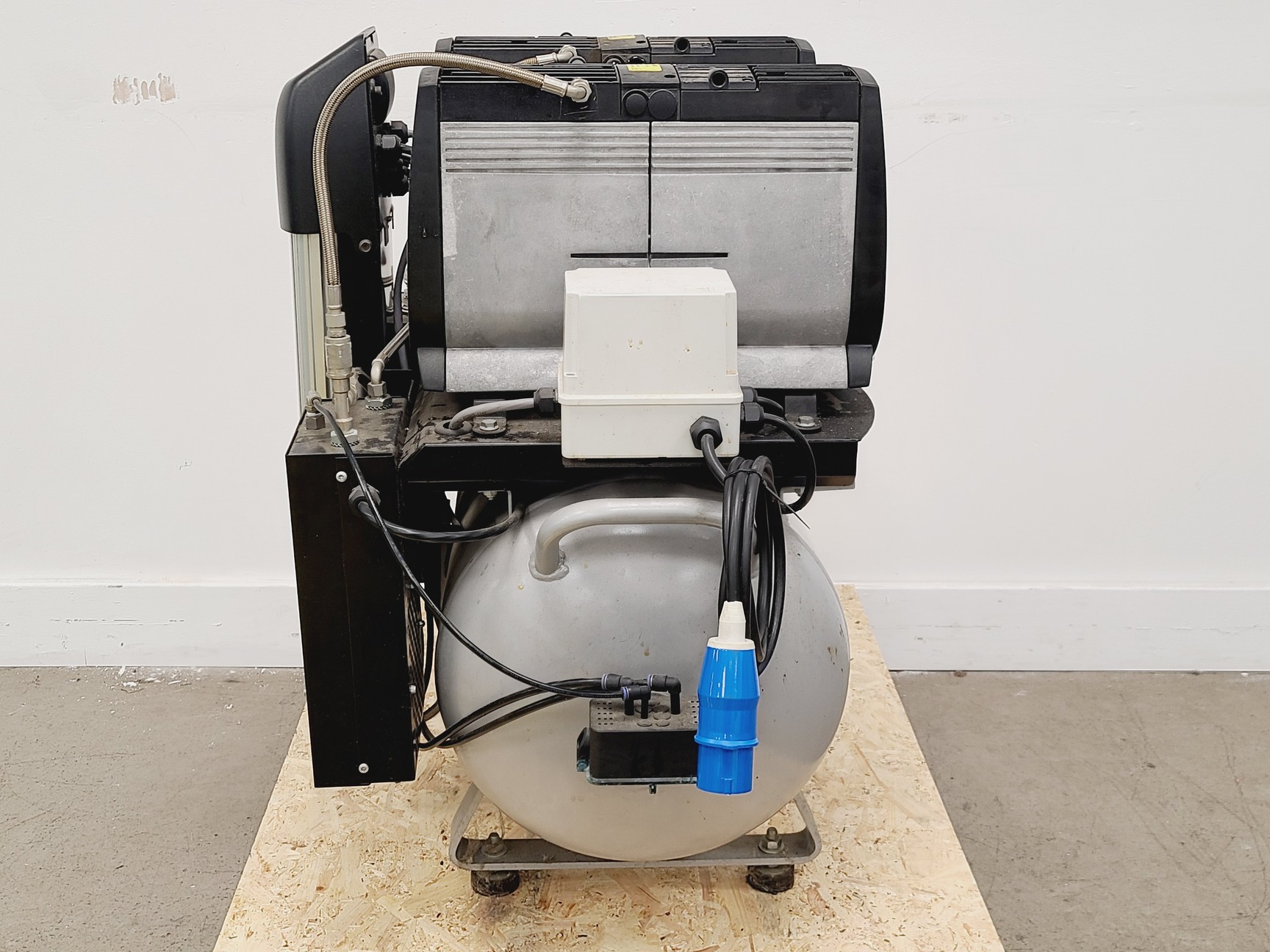 Image of Jun-Air iQ Dryer Air Compressor OF1202/2XOF1202-90BQ6