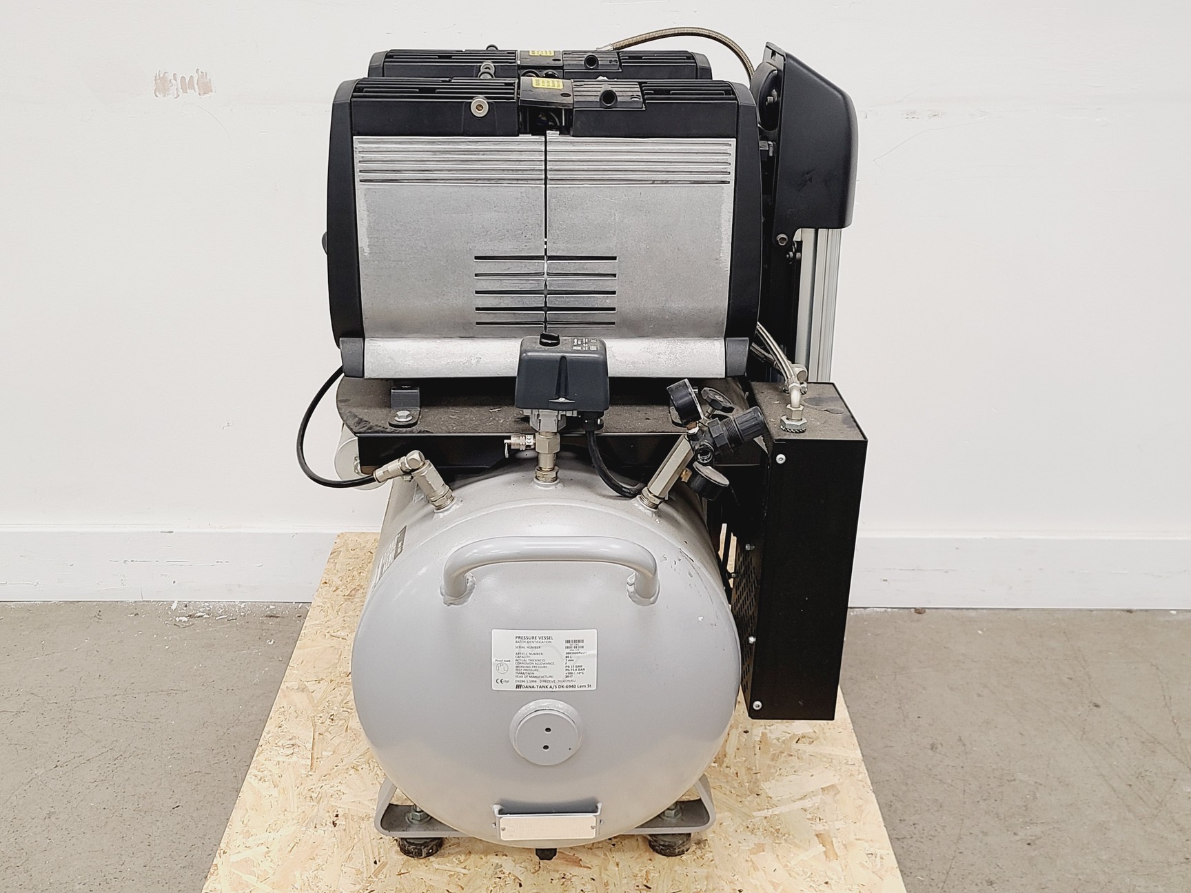 Image of Jun-Air iQ Dryer Air Compressor OF1202/2XOF1202-90BQ6