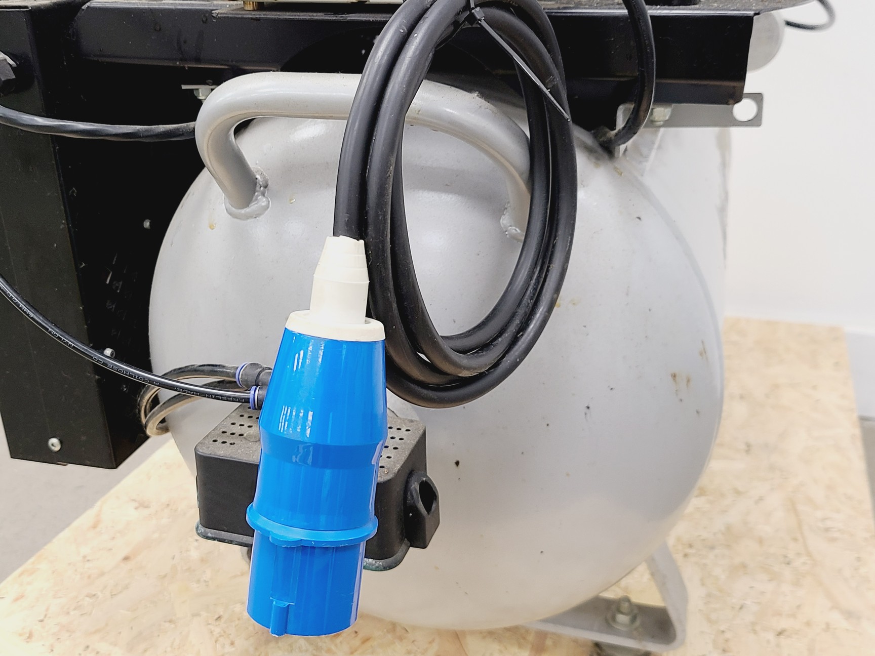 Image of Jun-Air iQ Dryer Air Compressor OF1202/2XOF1202-90BQ6