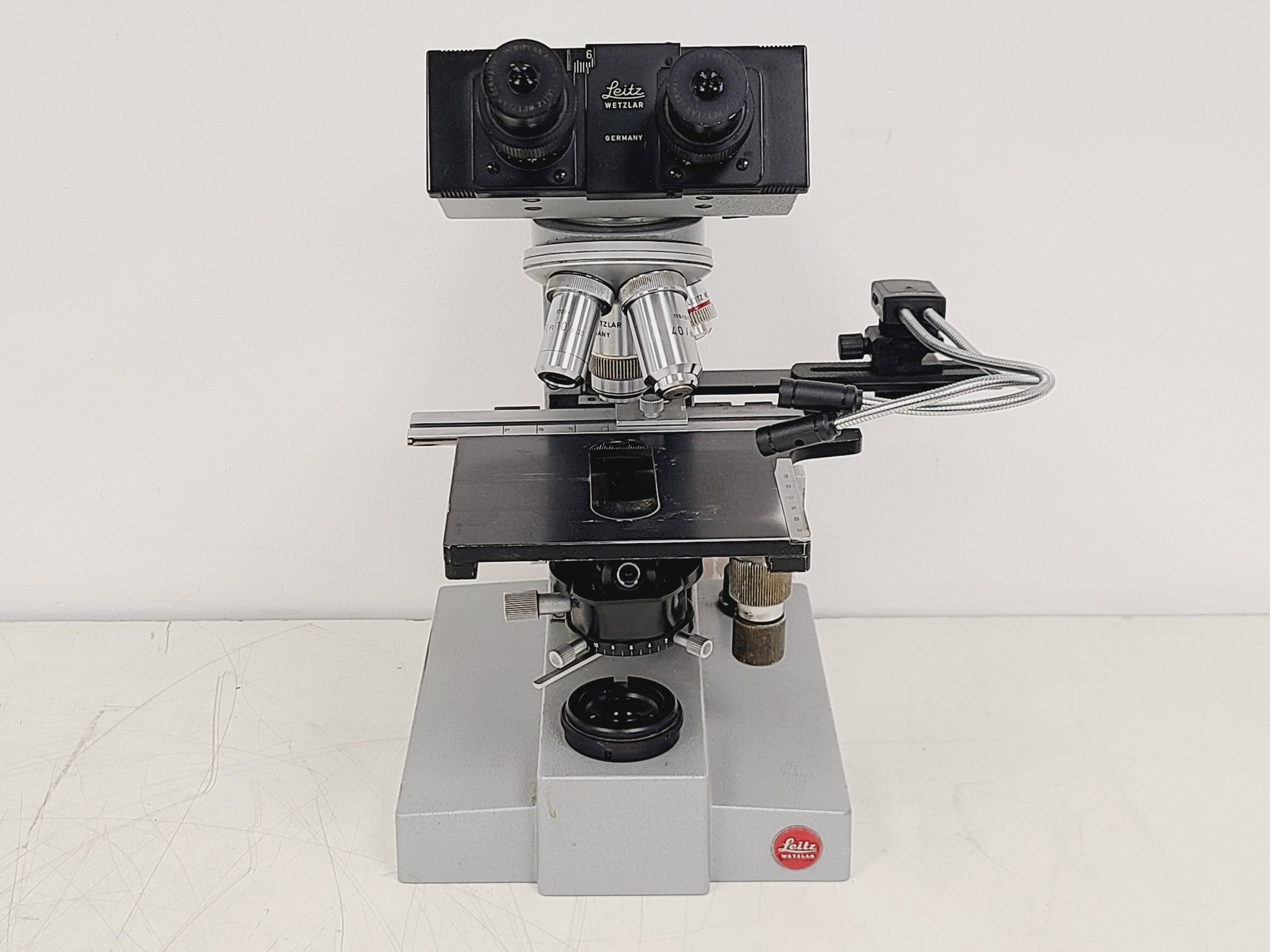 Image of Leitz SM-LUX Binocular Microscope w/ 4 x Objectives 4/10/40/100x 