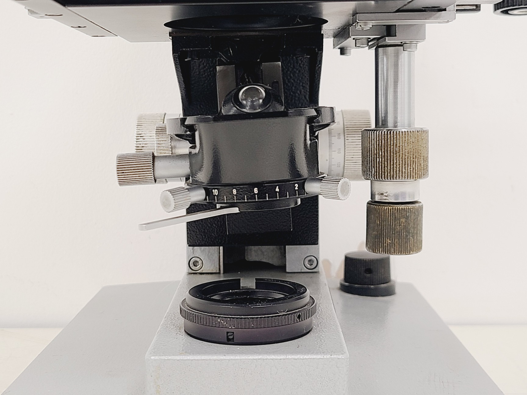 Image of Leitz SM-LUX Binocular Microscope w/ 4 x Objectives 4/10/40/100x 