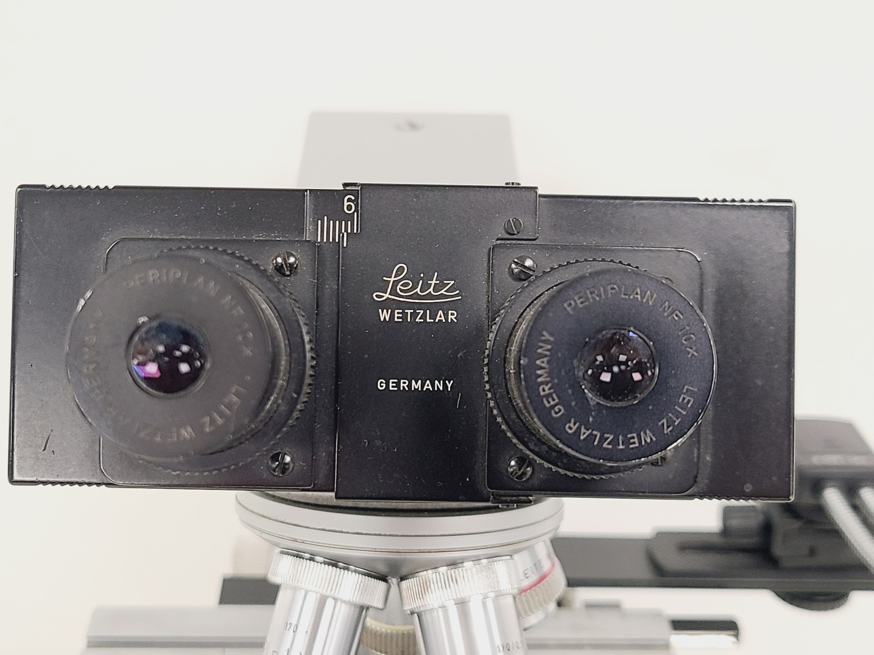 Image of Leitz SM-LUX Binocular Microscope w/ 4 x Objectives 4/10/40/100x 