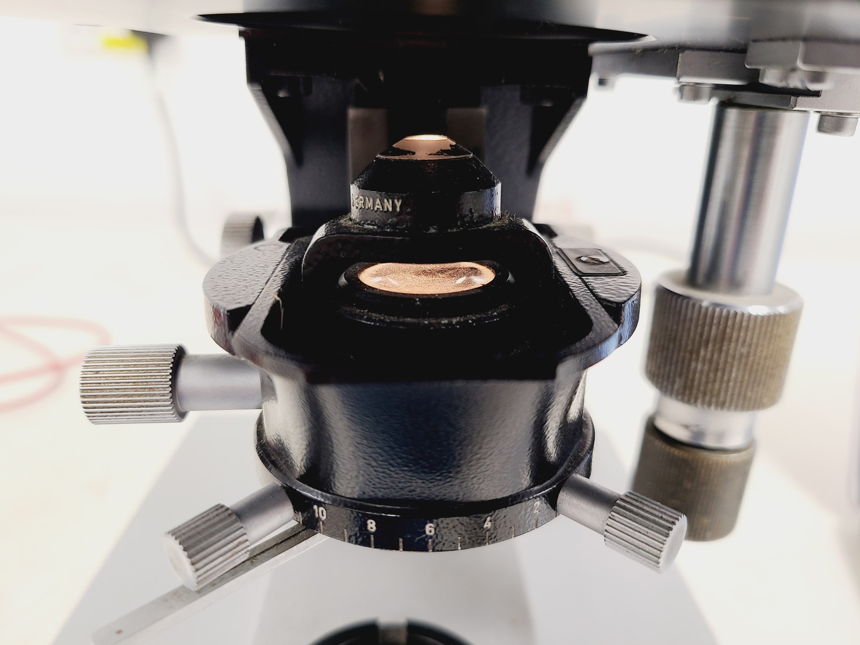 Image of Leitz SM-LUX Binocular Microscope w/ 4 x Objectives 4/10/40/100x 