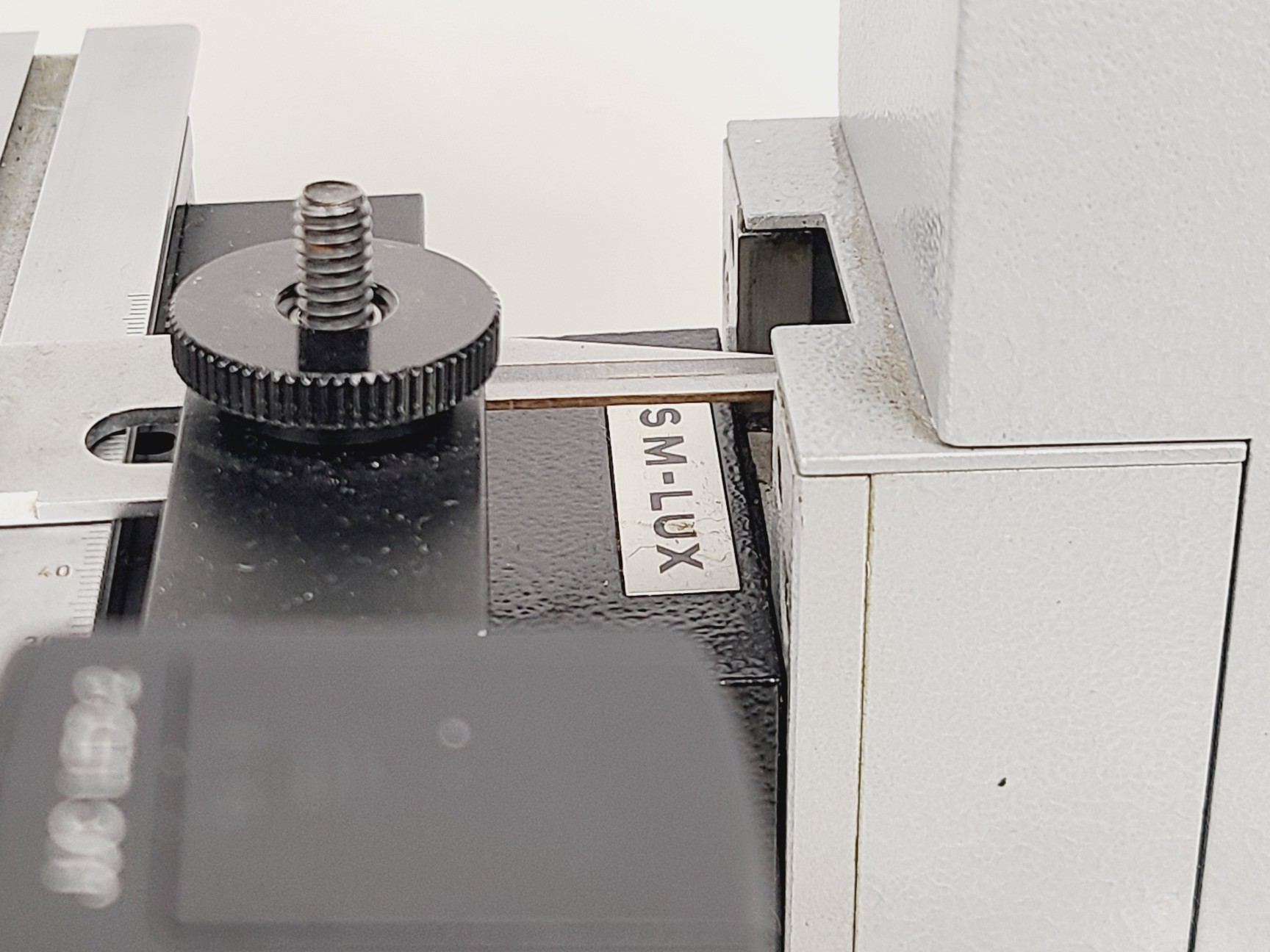 Image of Leitz SM-LUX Binocular Microscope w/ 4 x Objectives 4/10/40/100x 