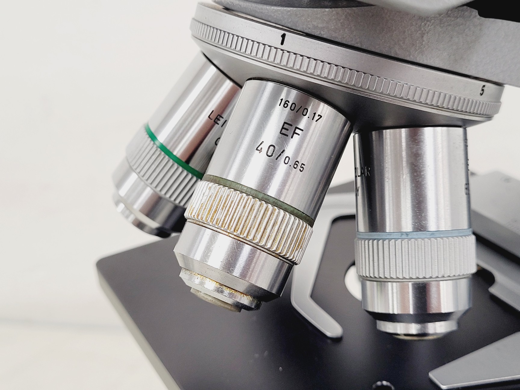 Image of Leitz SM-LUX Binocular Microscope w/ 5 x Objectives 25/40/100 Fluotar
