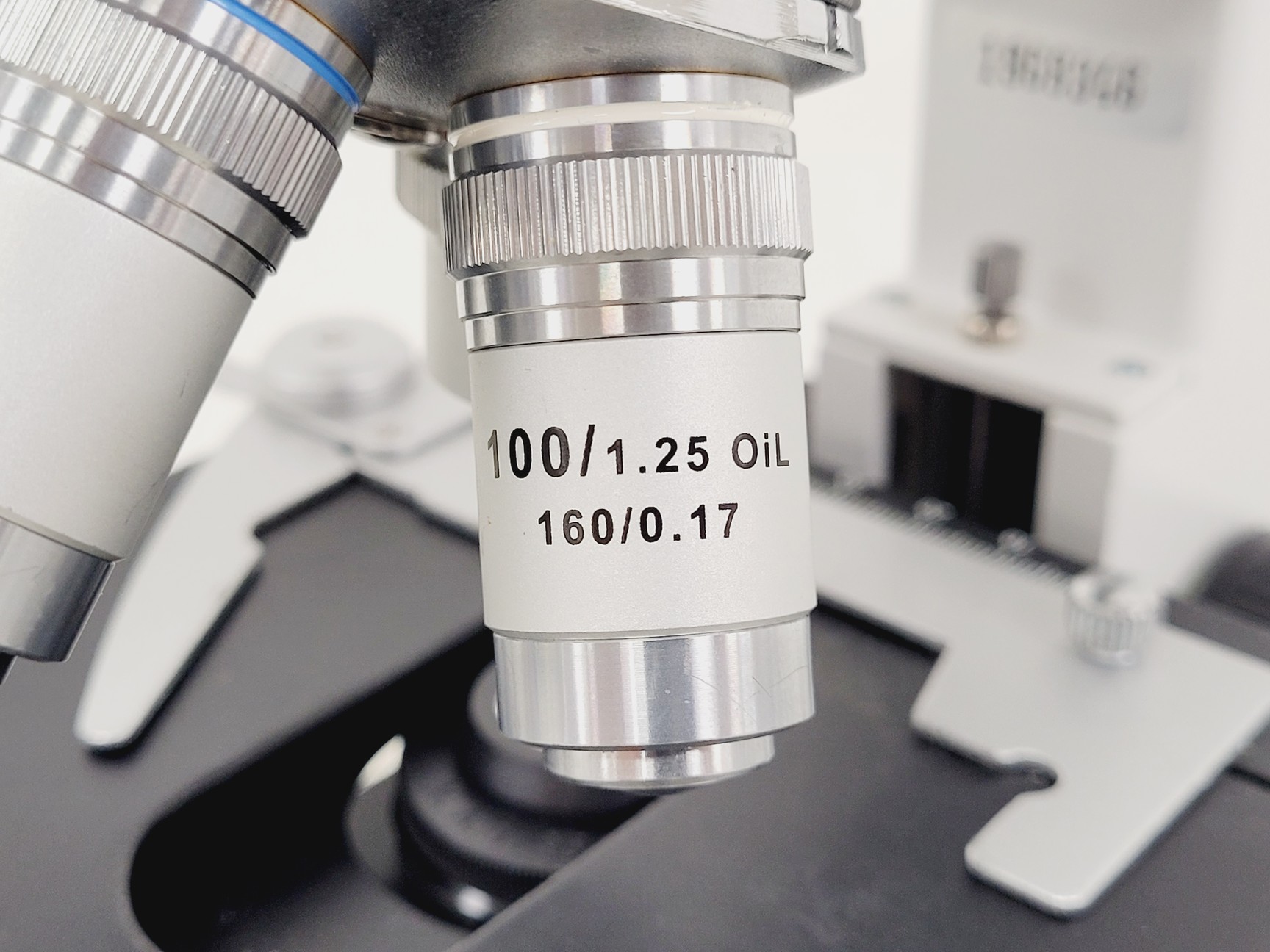 Image of Amscope T120 Series Compound Microscope w/ 4 x Objectives 4/10/40/100 Oil 