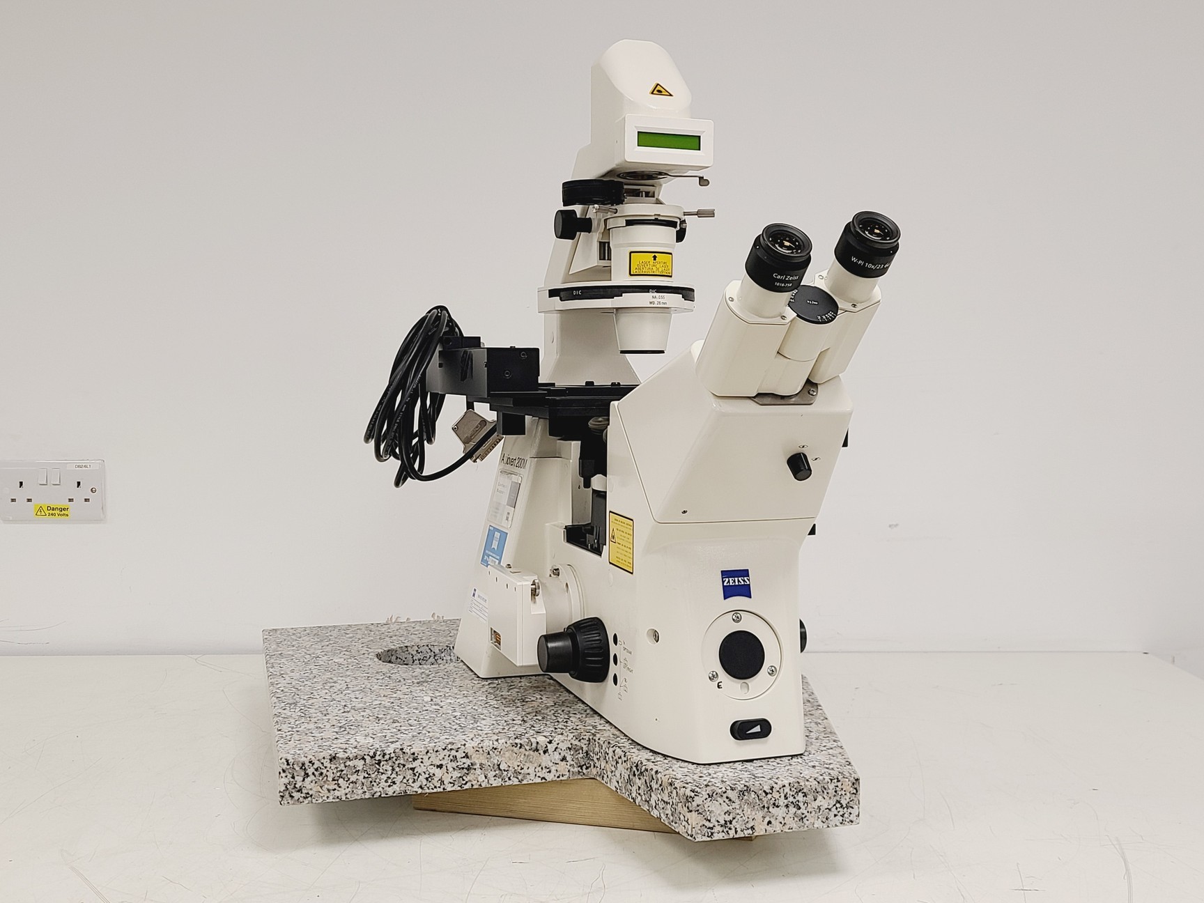 Image of Zeiss LSM 510 META Confocal Microscope System w/ Axiovert 200M & Lasers