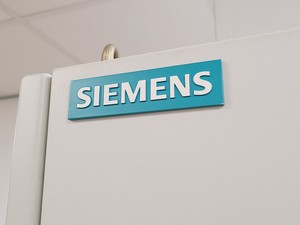 Thumbnail image of Siemens D5000 Diffractometer XRD X-Ray Diffractomete Lab