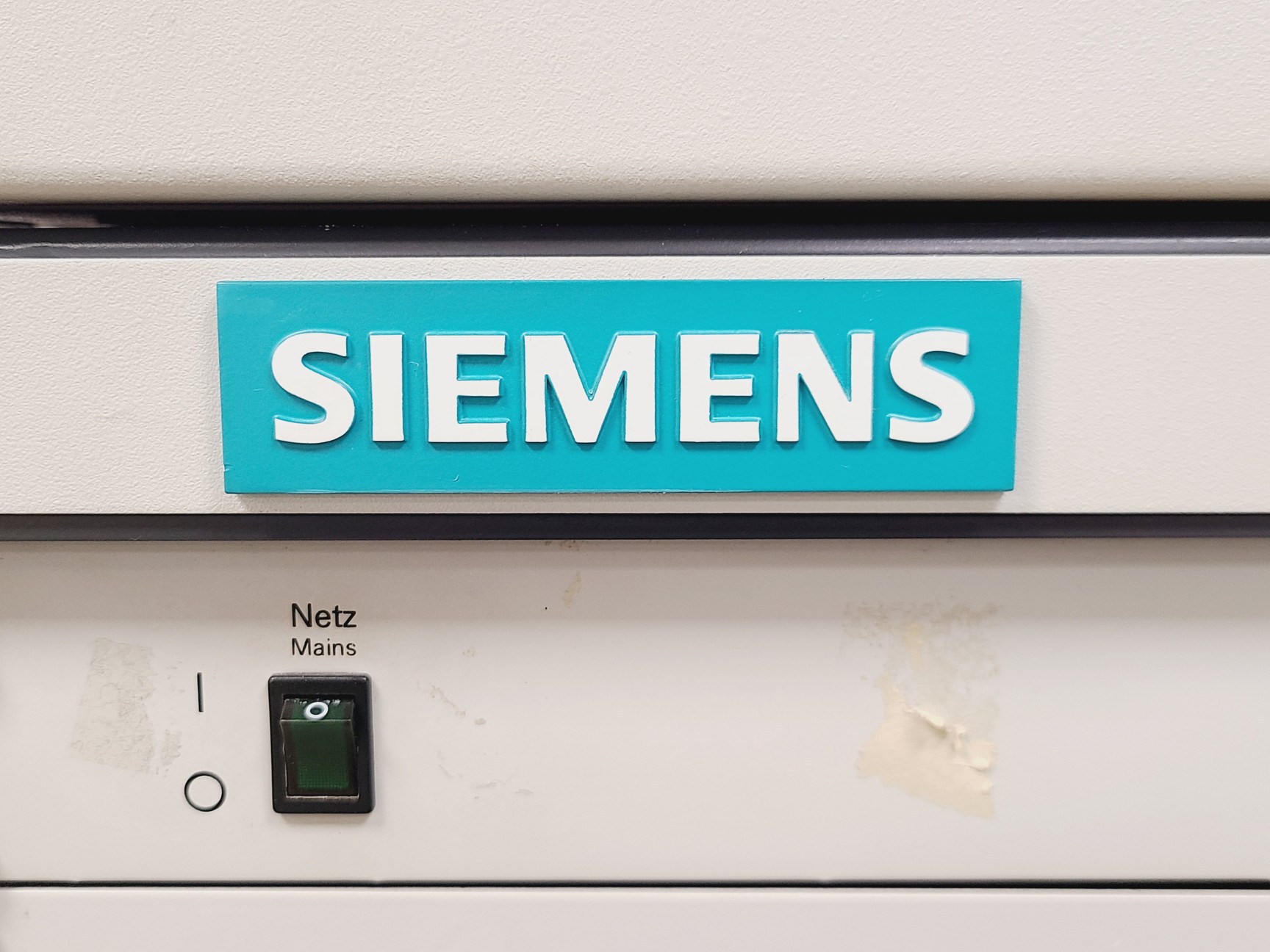Image of Siemens D5000 Diffractometer XRD X-Ray Diffractomete Lab