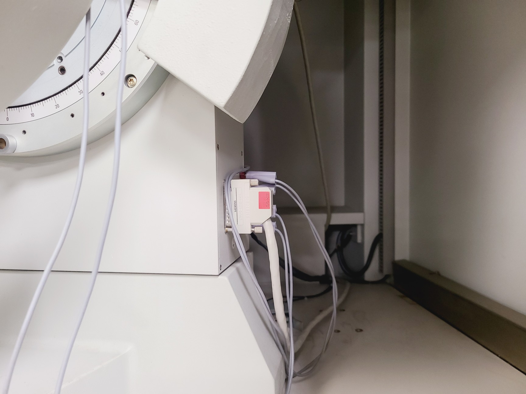 Image of Siemens D5000 Diffractometer XRD X-Ray Diffractomete Lab