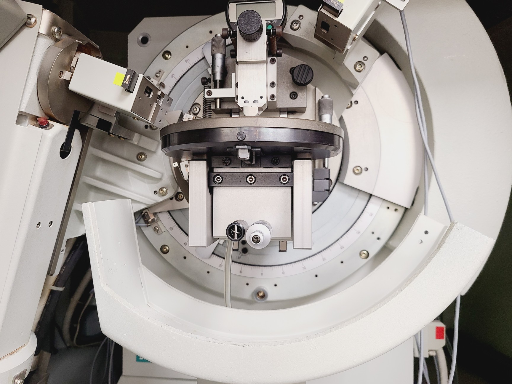 Image of Siemens D5000 Diffractometer XRD X-Ray Diffractomete Lab