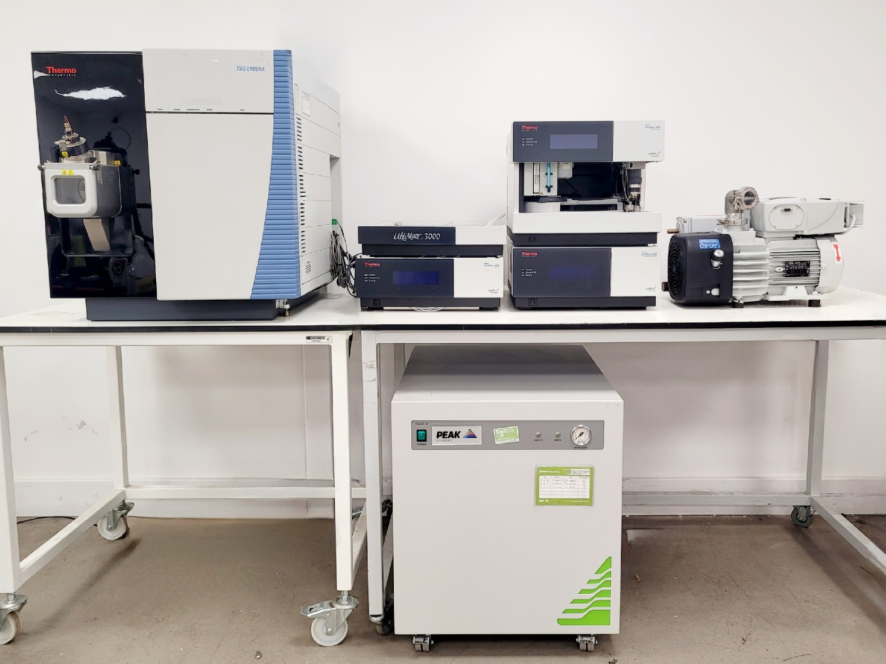 Image of Thermo Scientific TSQ Endura LC-MS System LPG-3400RS SR-3000 WPS-3000TRS
