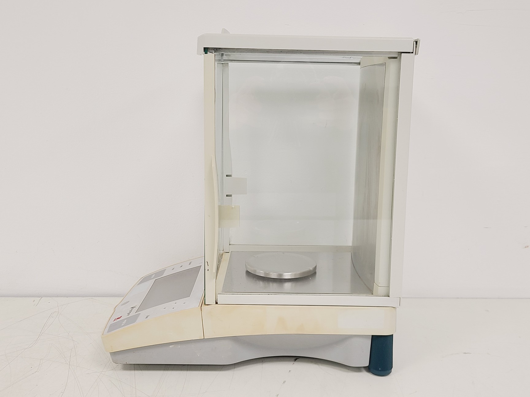Image of Ohaus Voyager 4dp Analytical Balance