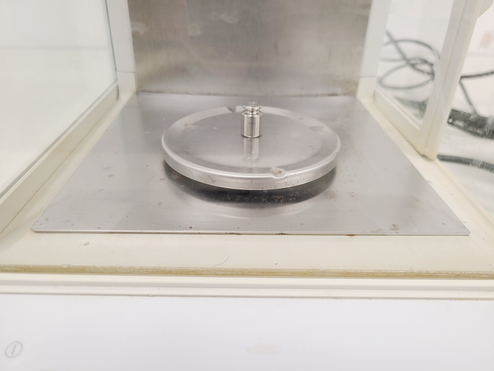 Image of Ohaus E00640 Explorer 4dp Analytical Balance Lab