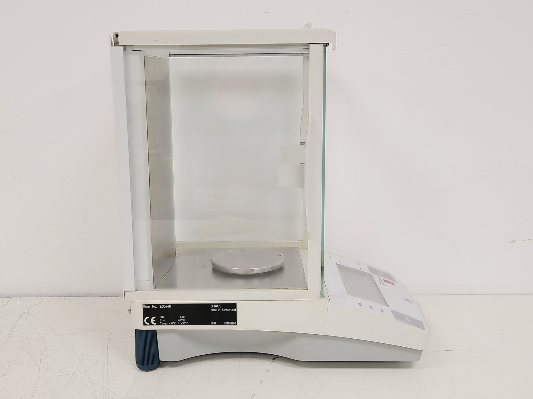 Image of Ohaus E00640 Explorer 4dp Analytical Balance Lab
