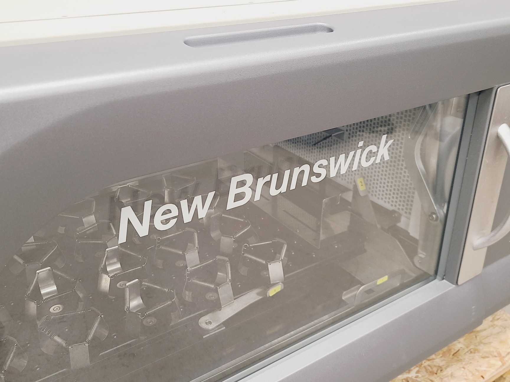 Image of Eppendorf New Brunswick Innova 44 Incubator Shaker Lab